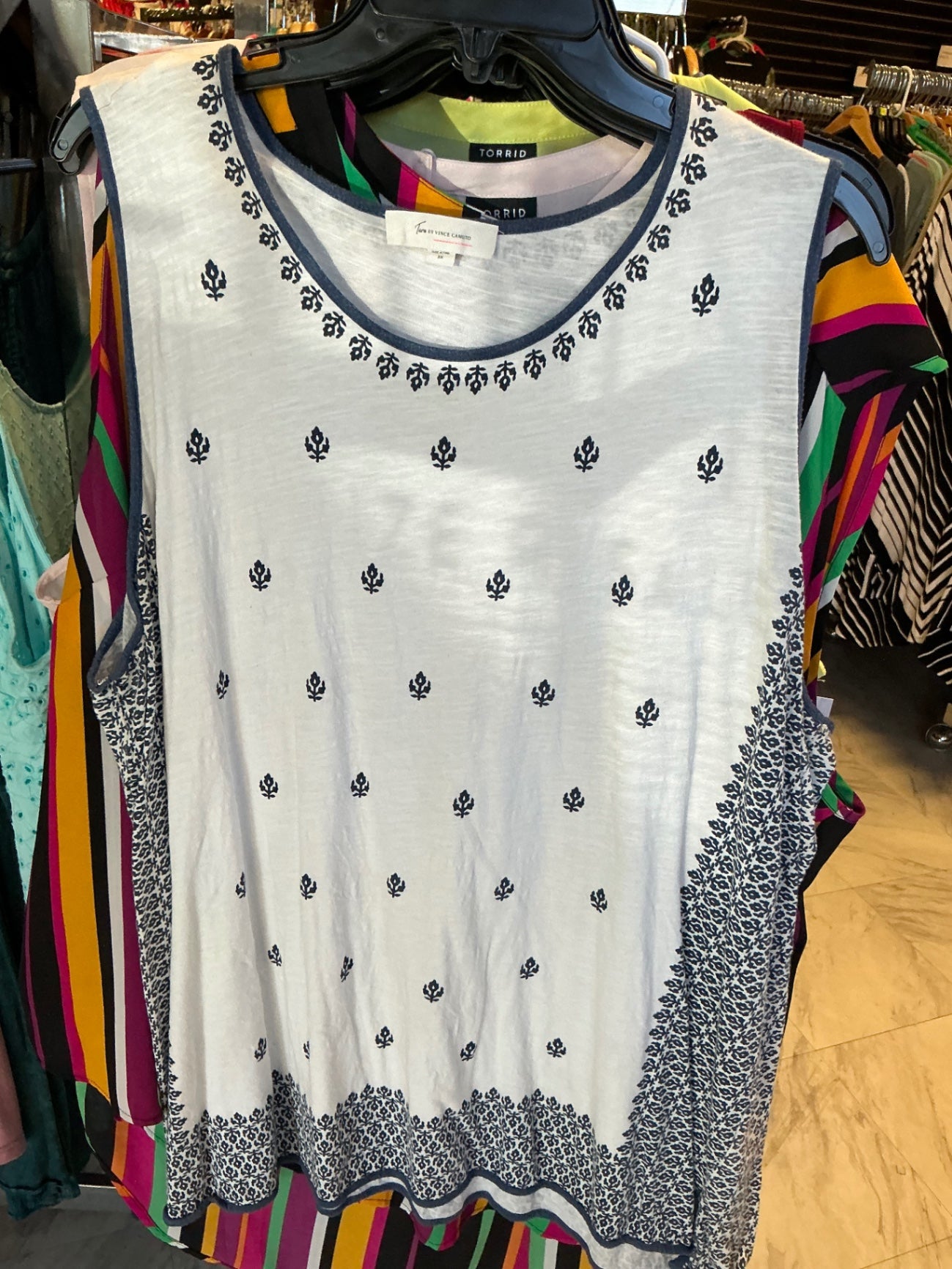 Vince Camuto Tank Top 3XL White with Blue Patterns