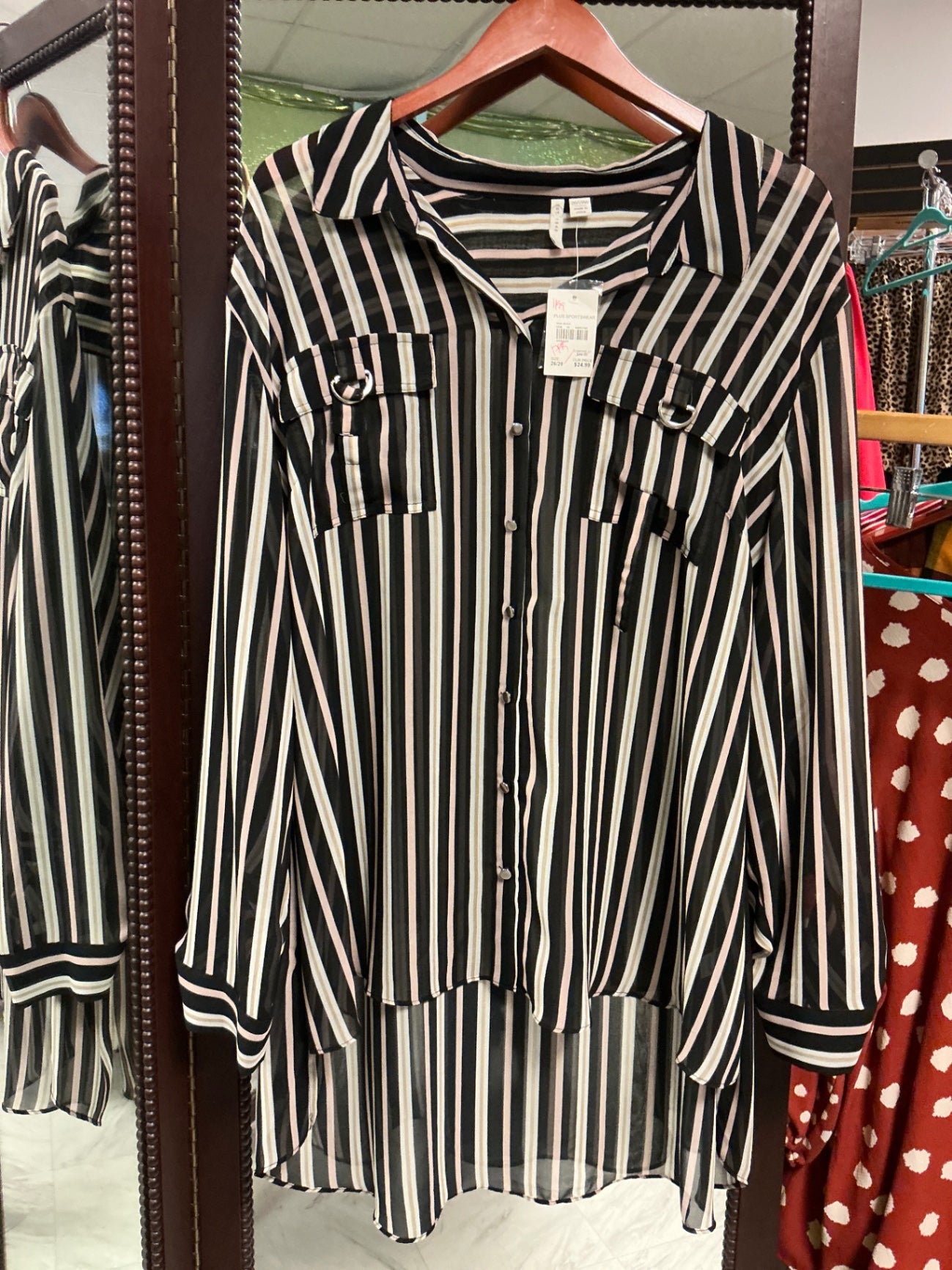 EST. 1946 Shirt 26/28 Black and white NWT