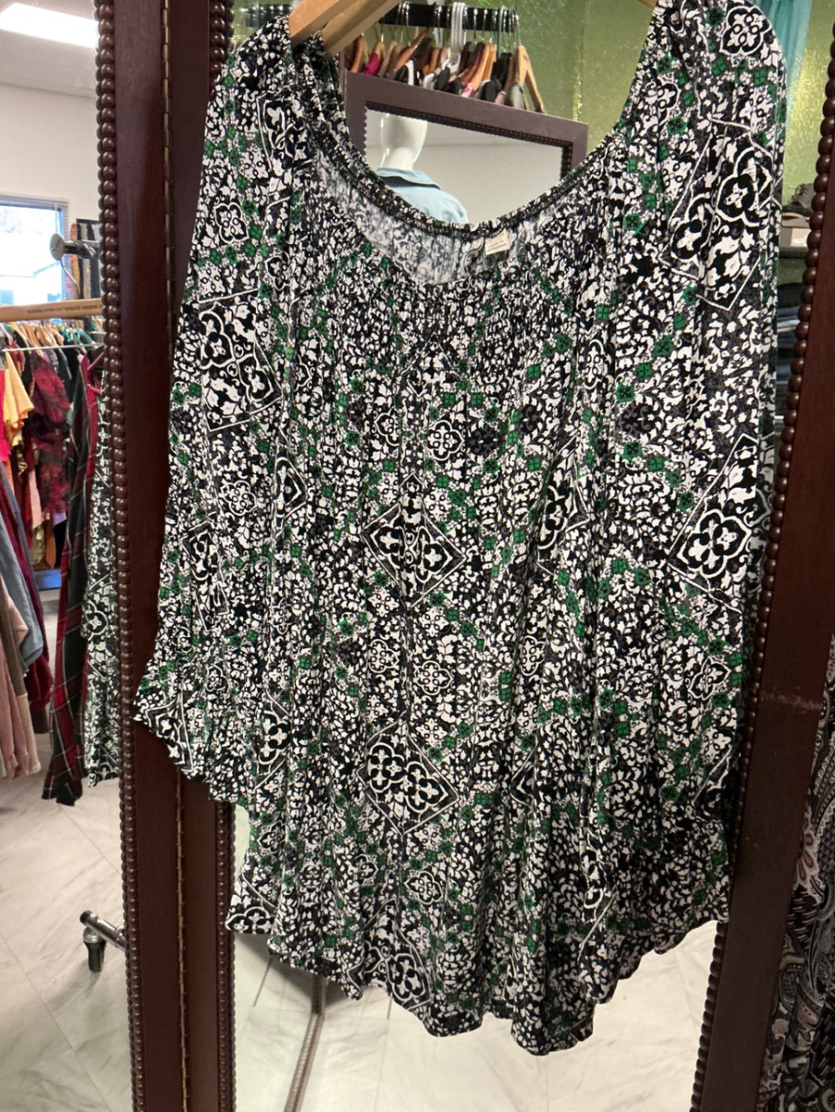 EST. 1946 Blouse 26/28 Black, White, and Green