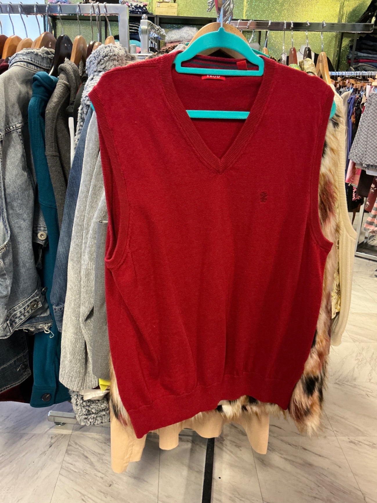 IZOD Sweater Vest L Red