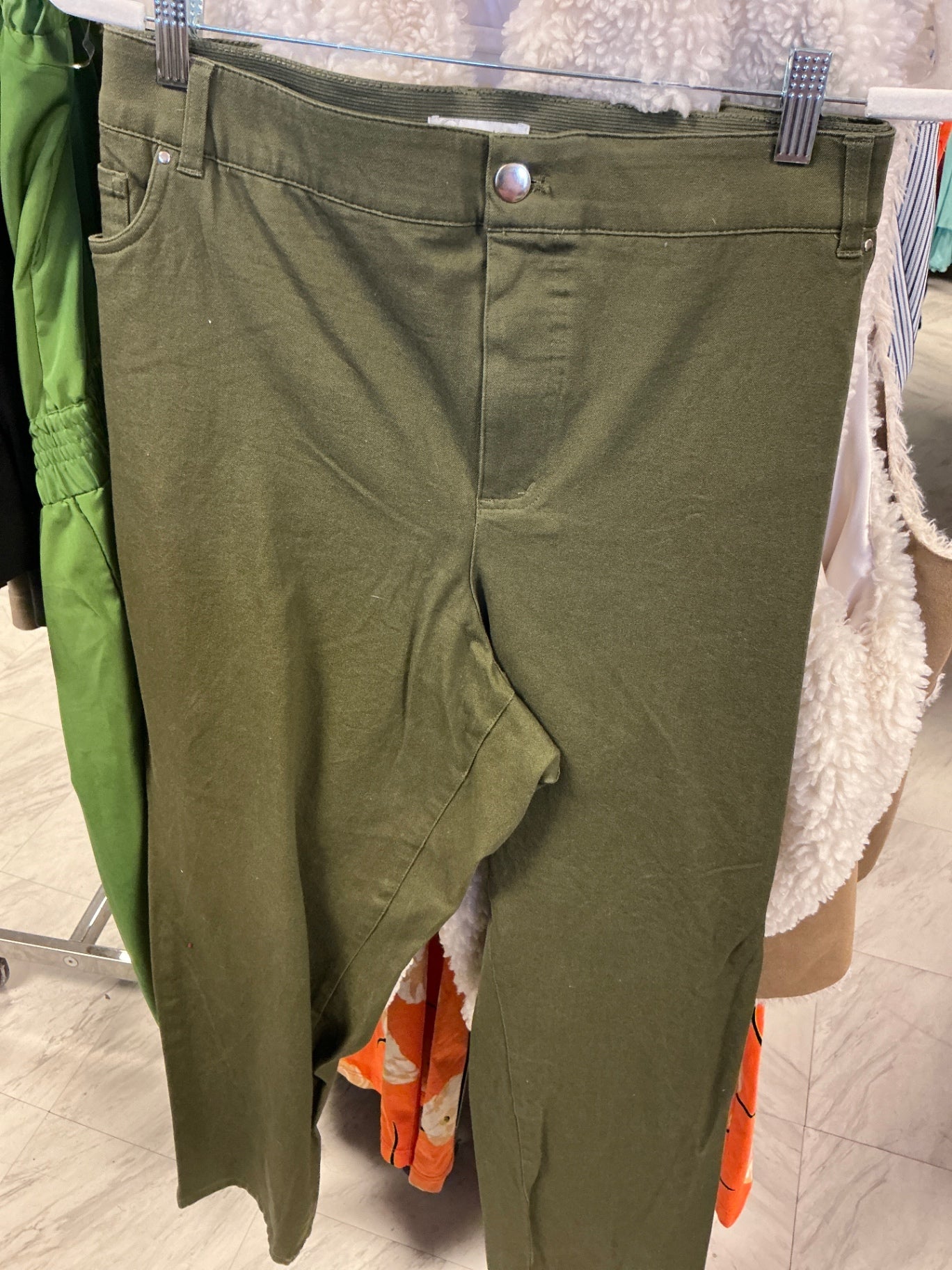 EST. 1946 Pants 22W Olive Green