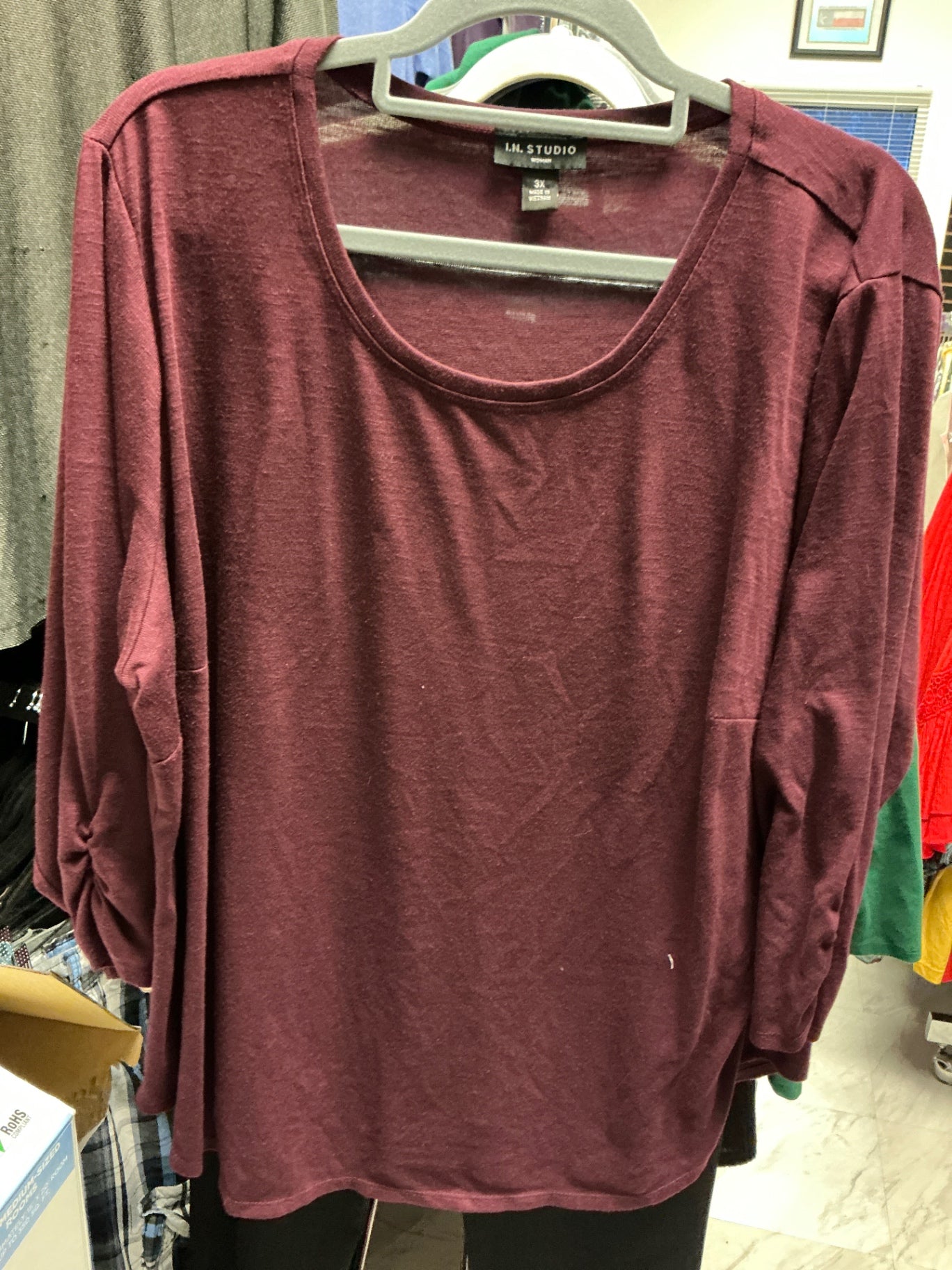 I.N. Studio Top Burgundy