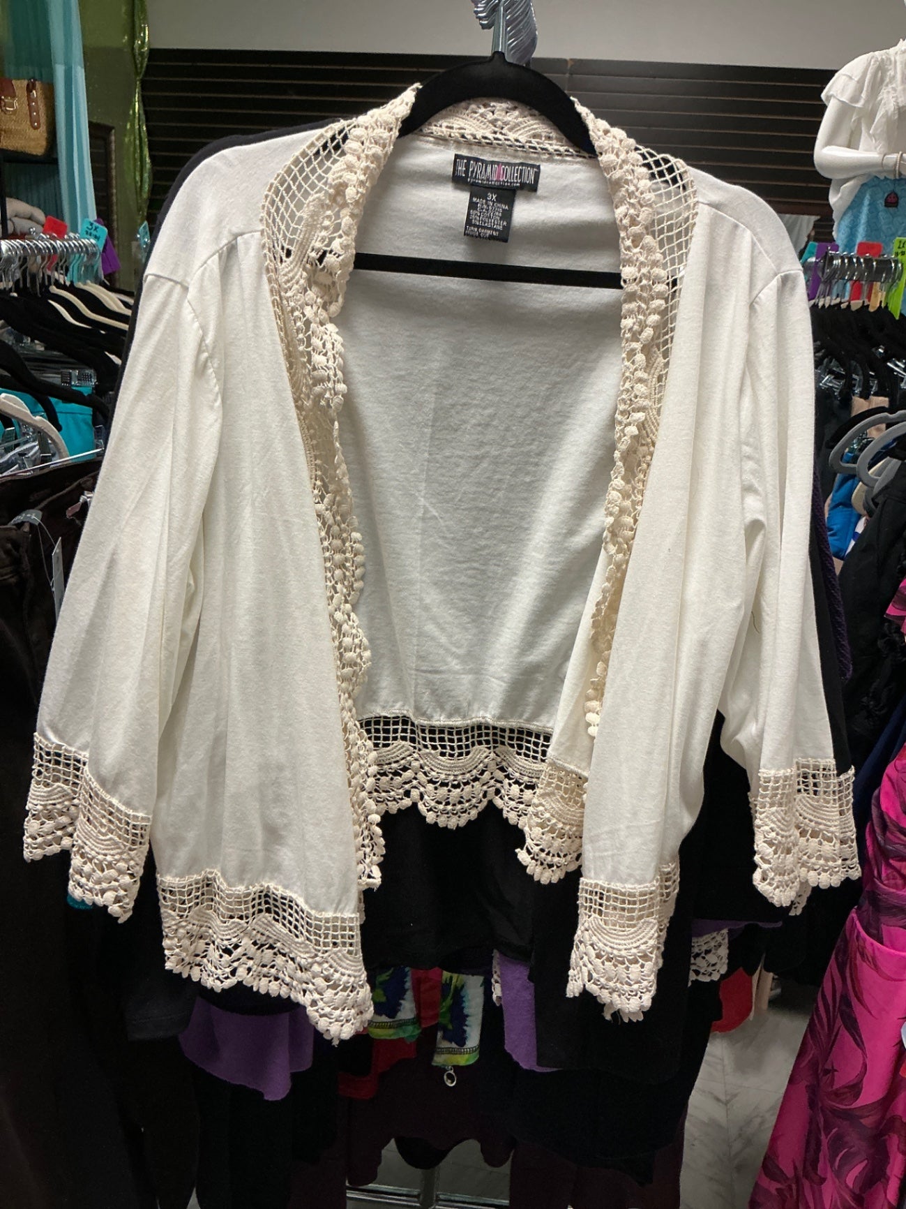 The Pyramid Collection Kimono 3X White