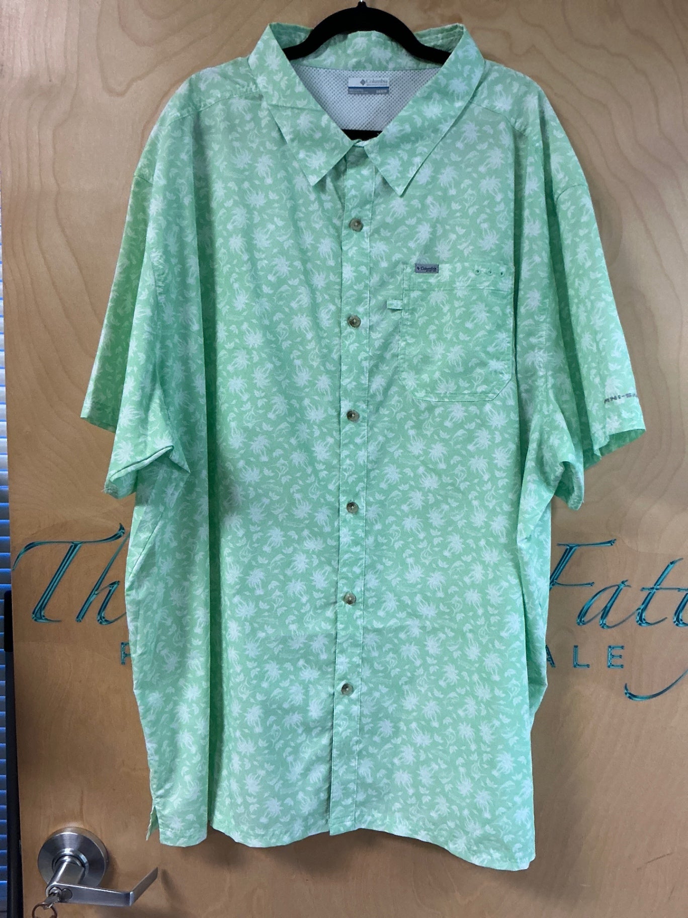 Columbia Short Sleeve Button-Up Shirt - Light Green and White - 5X