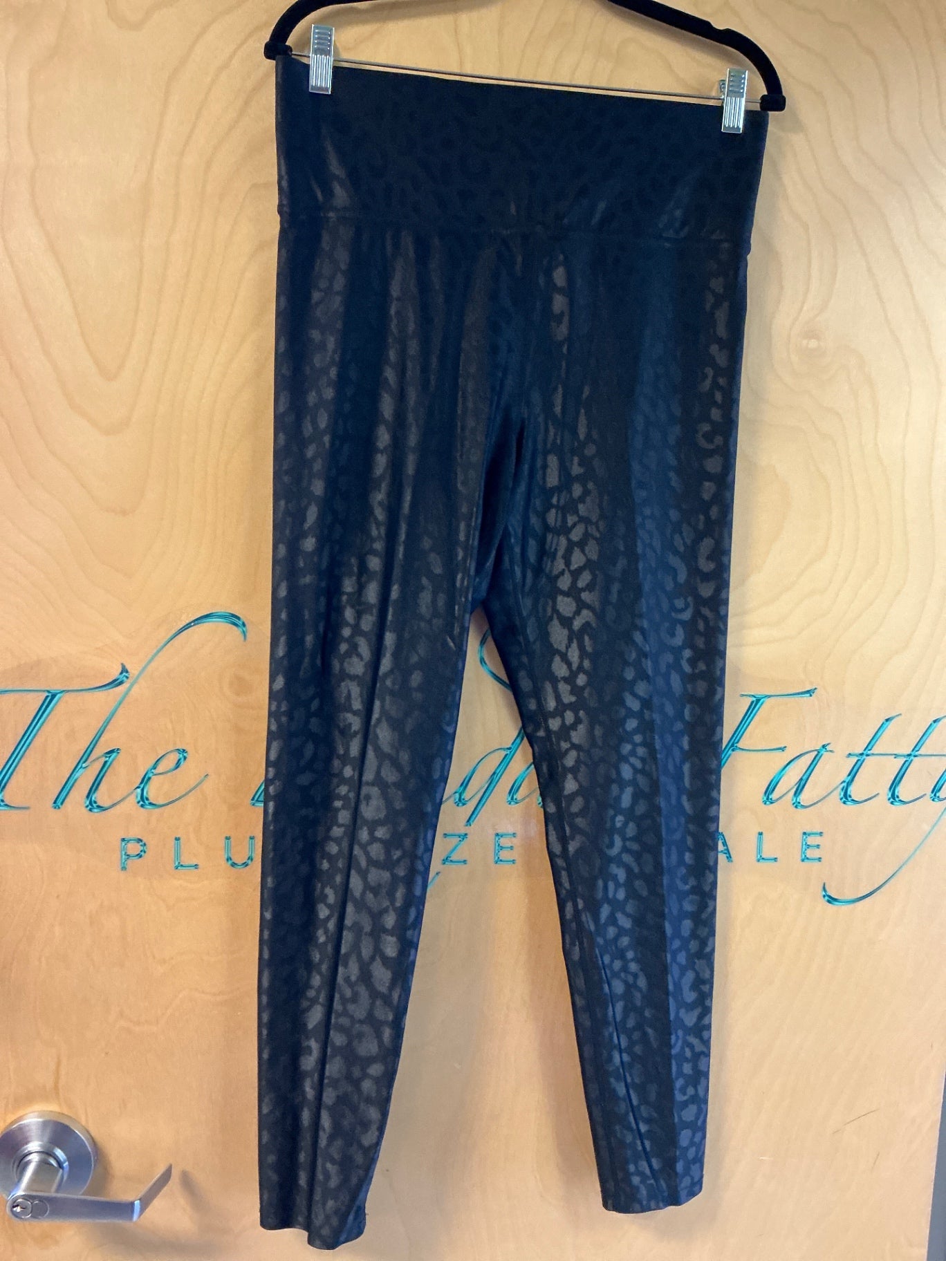 Leggings - Black with animal print pattern - X