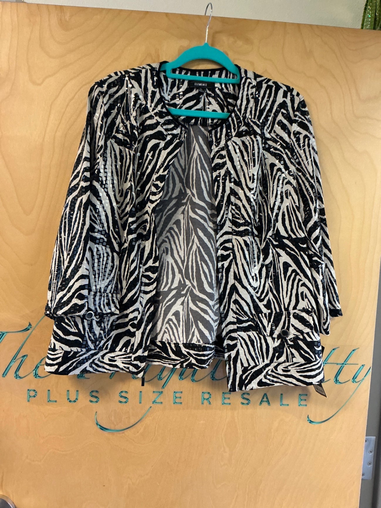 Elementz Jacket - Black and white - XL NWT