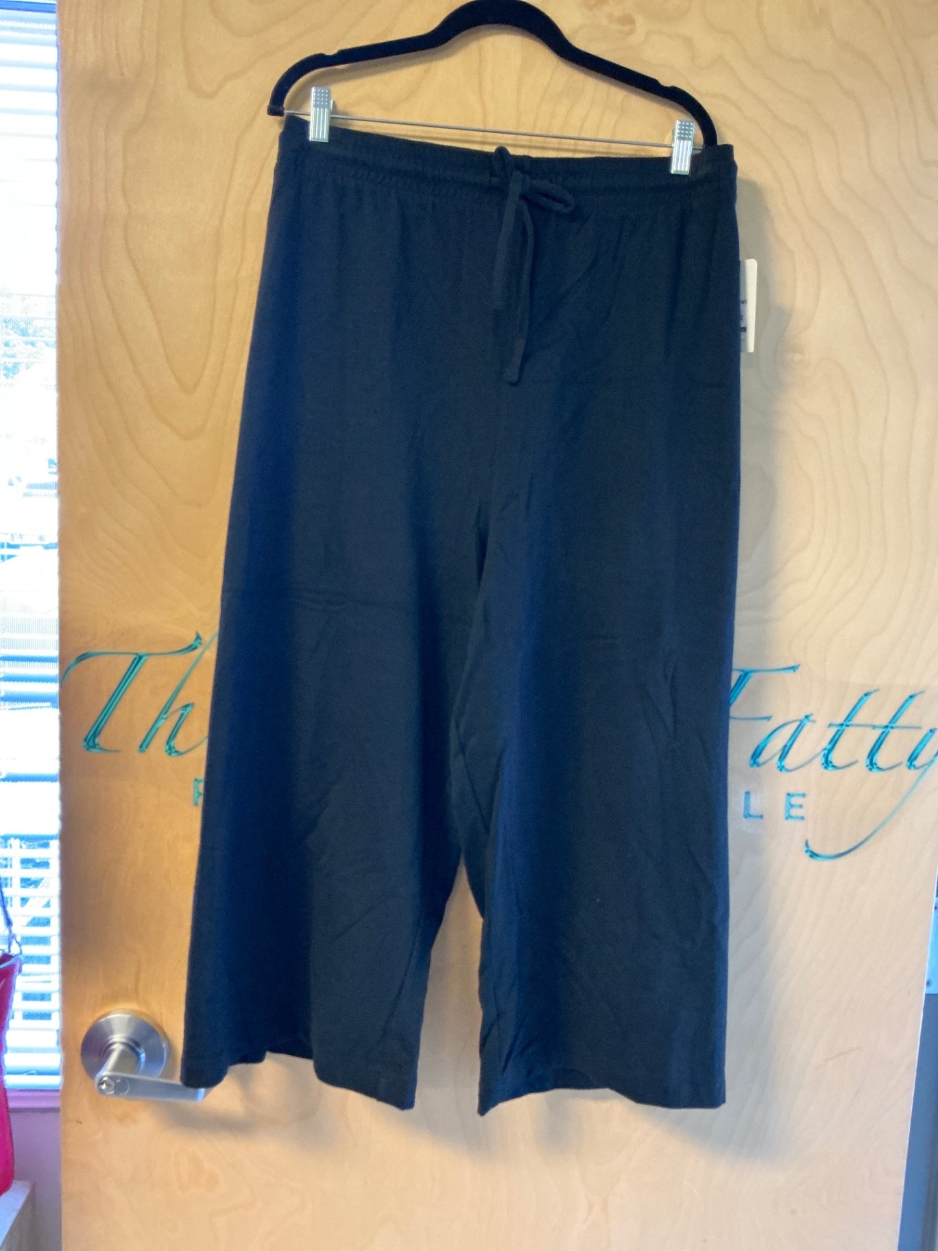 Terra & Sky Lounge Capris - Black - 5X 32/34