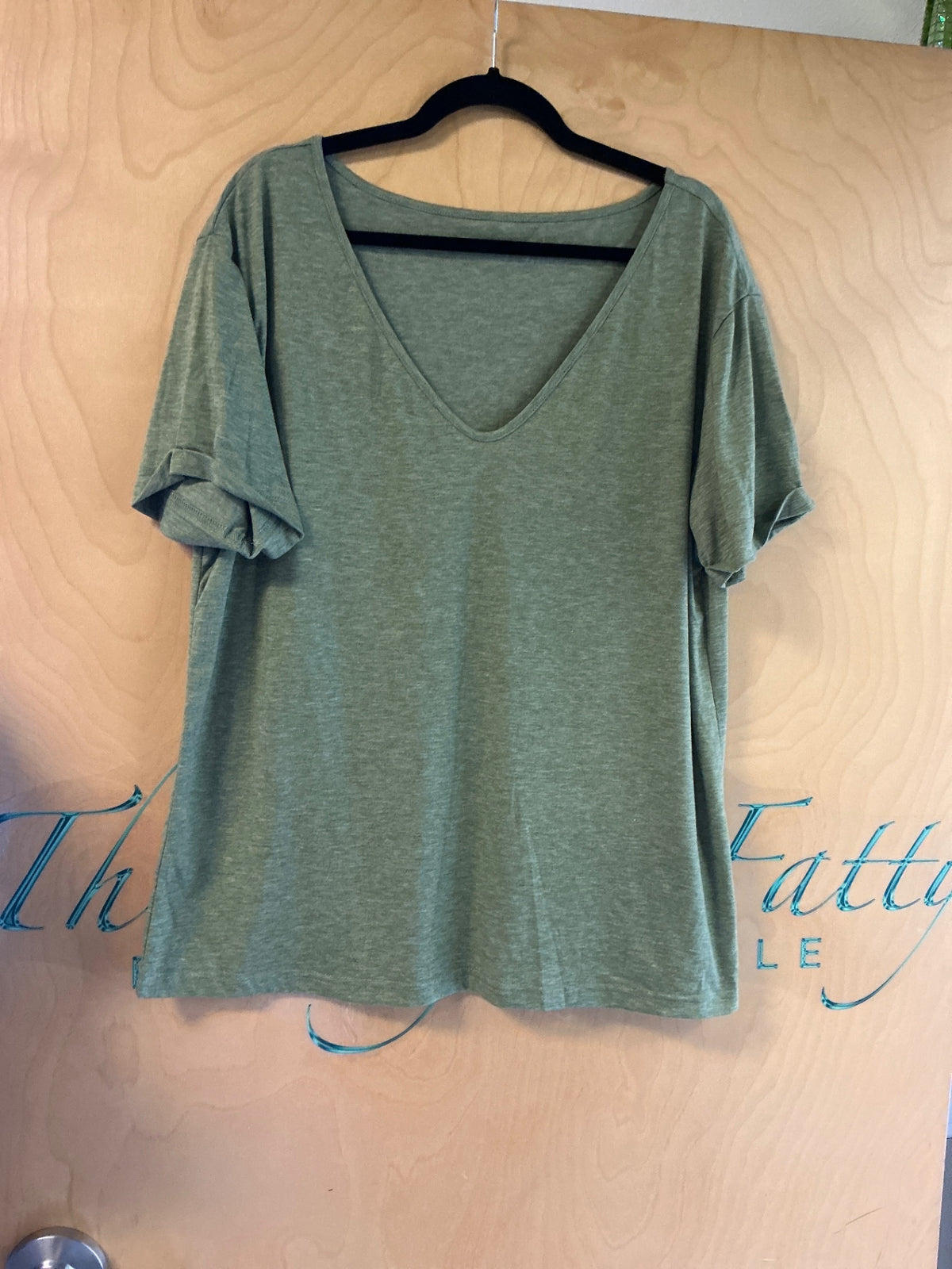 T-Shirt - Green - XL NWOT