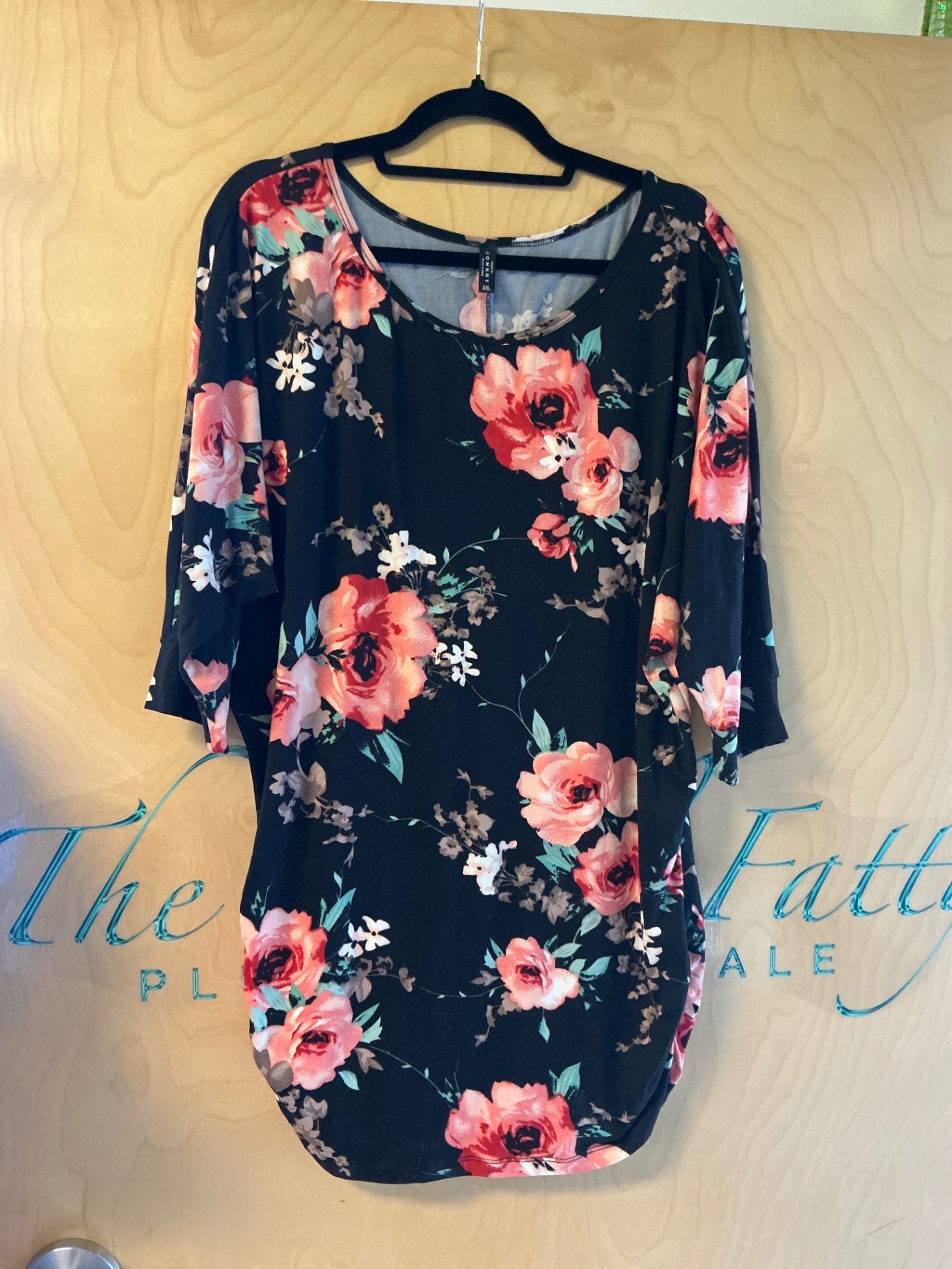 Johnny Blouse - Black with pink and white floral pattern - XXL