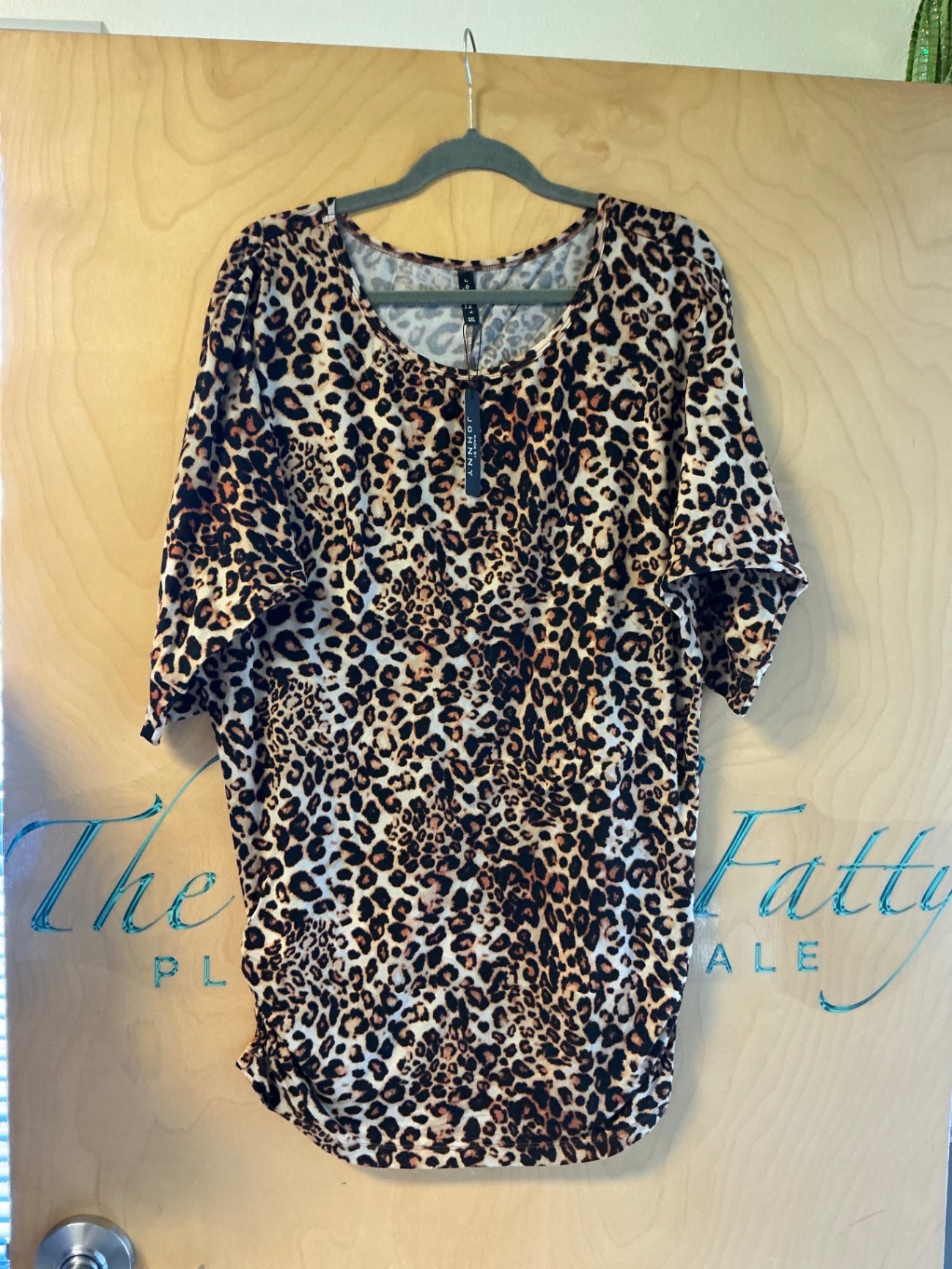 Johnny Blouse - Leopard print (tan, black, and brown) - XXL NWT