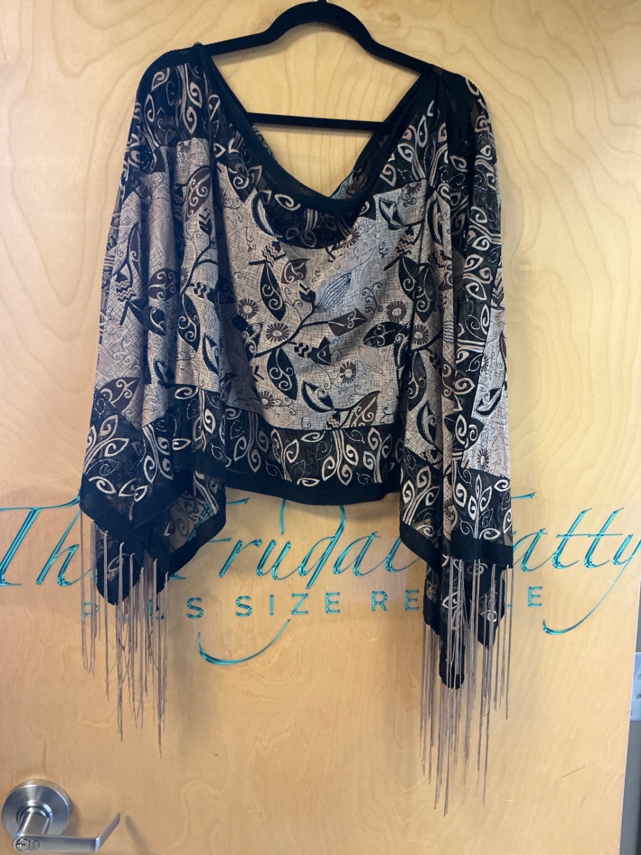 Kokomo Shawl - Black and White - O/S