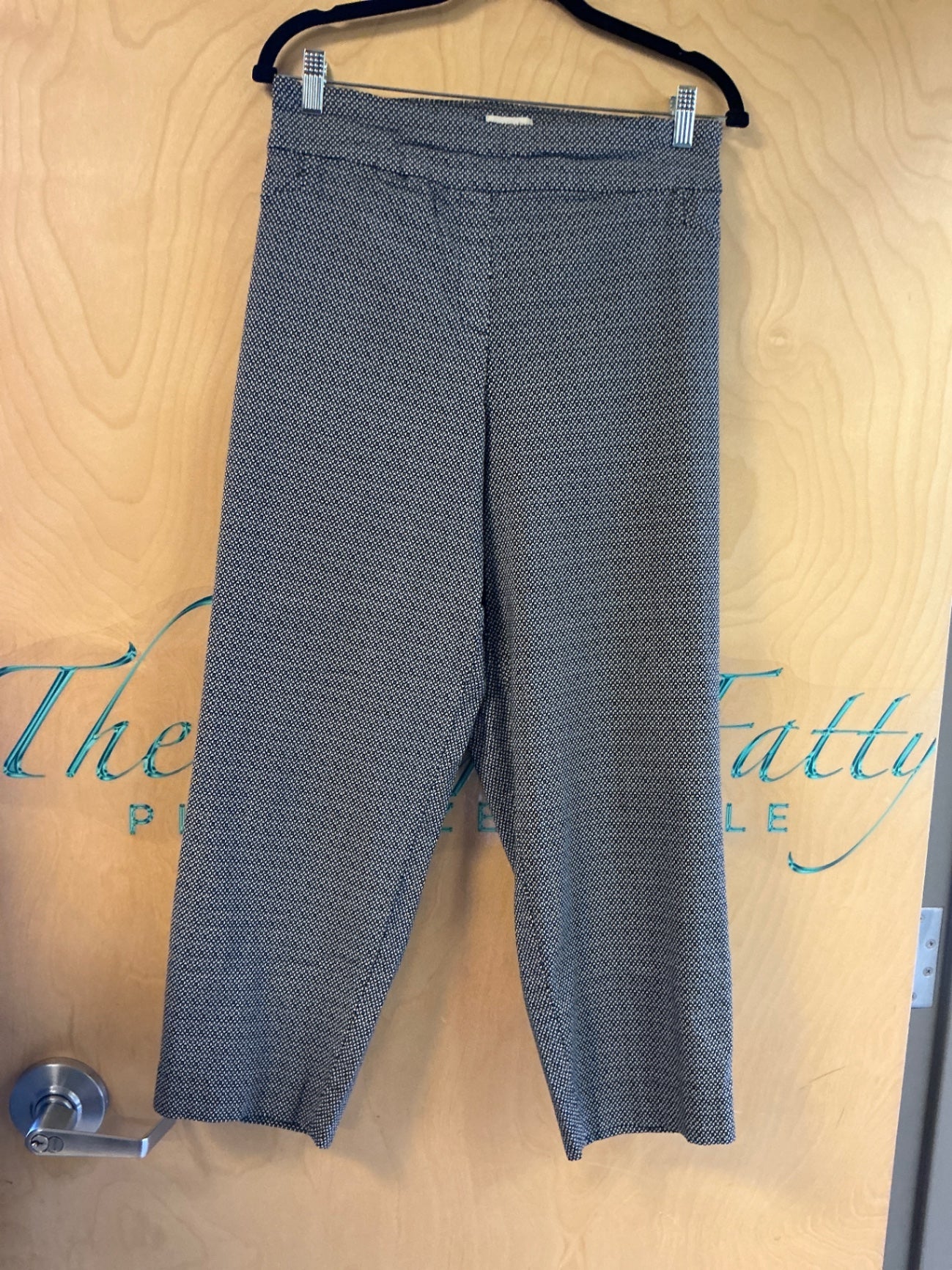Mercer & Madison Stretch Capri - Black and white - 22