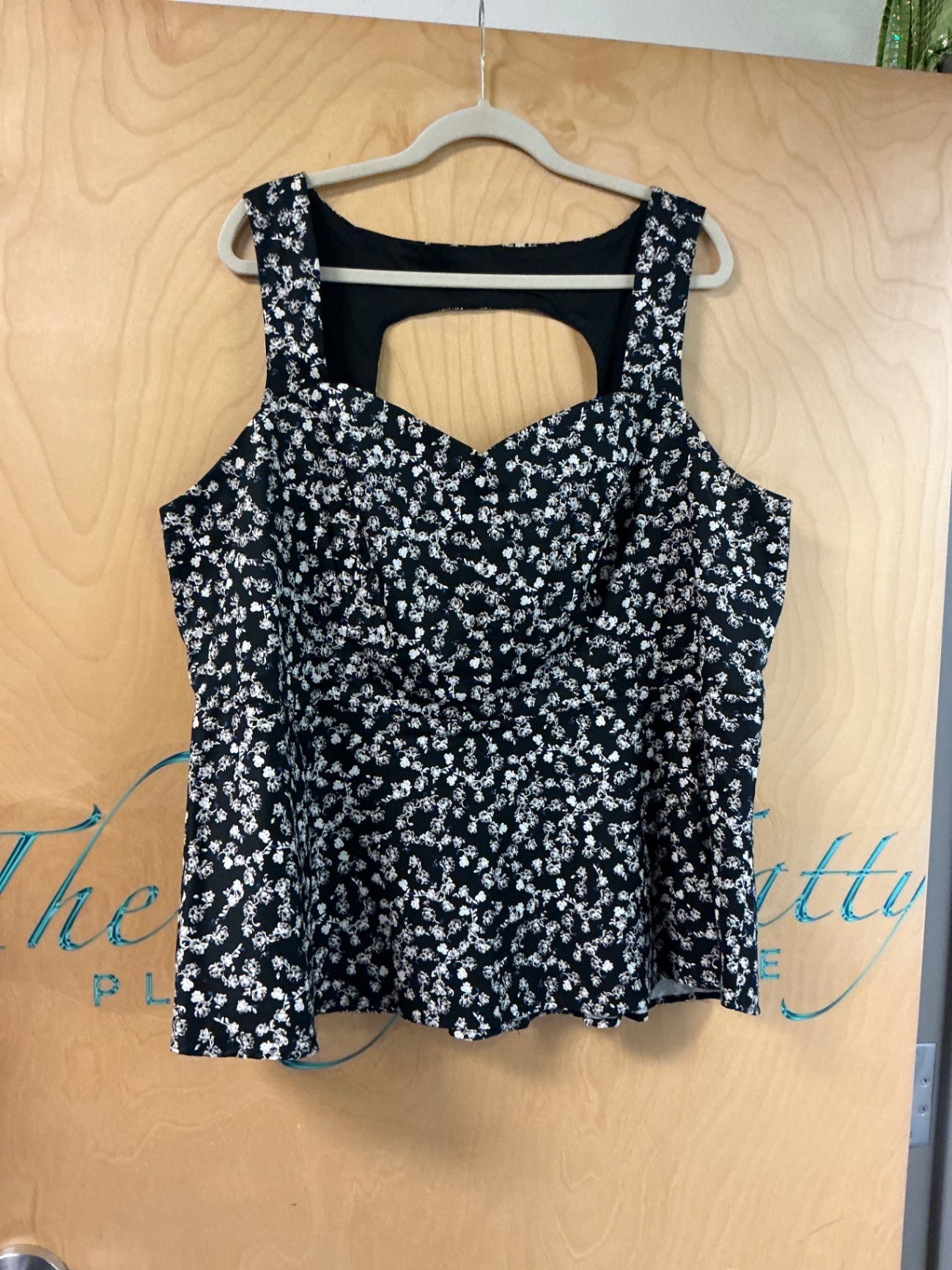Torrid Sleeveless Blouse - Black with white floral pattern - 3