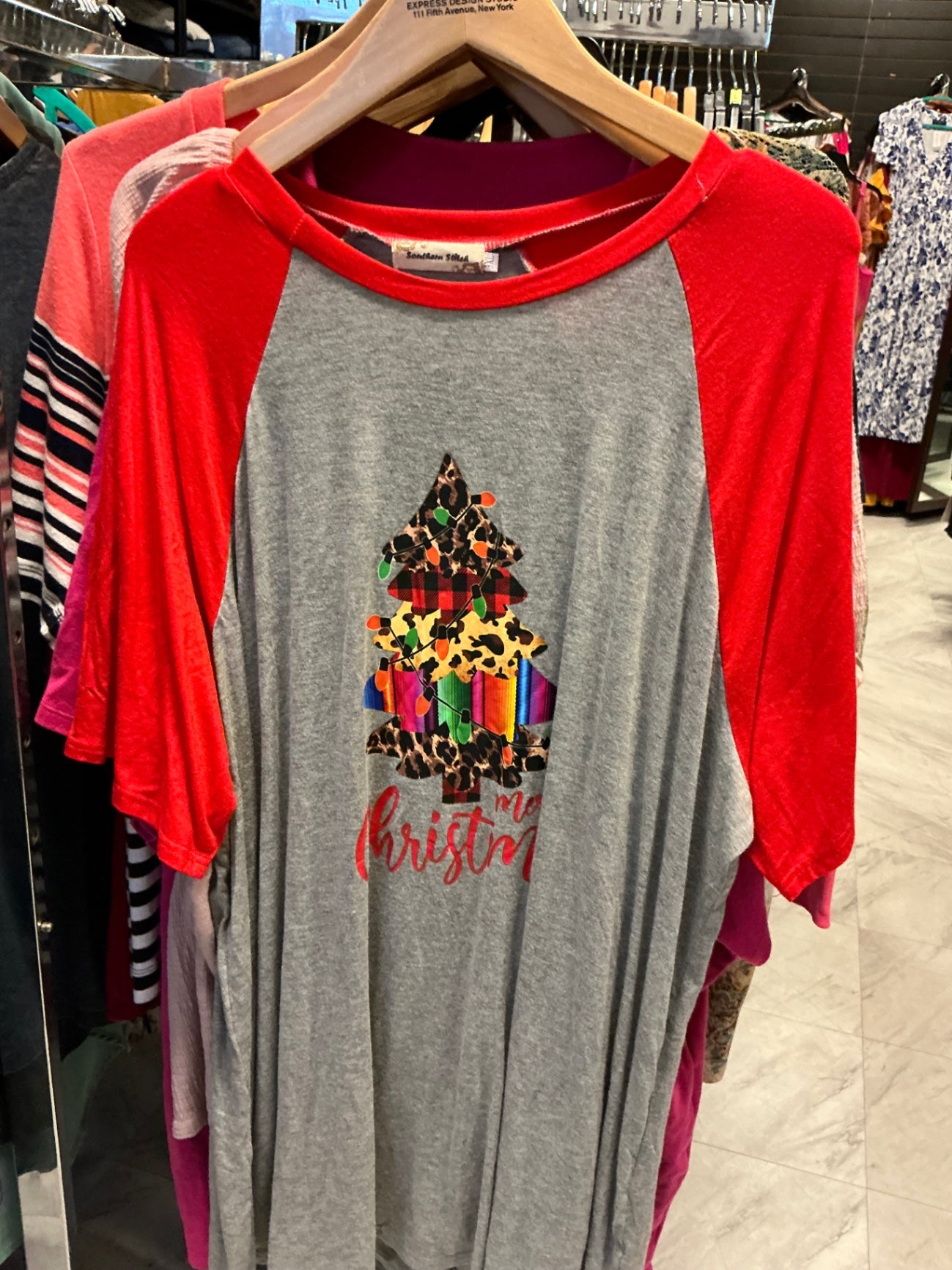 Southern Stitch Raglan T-Shirt 3XL Gray and Red Christmas