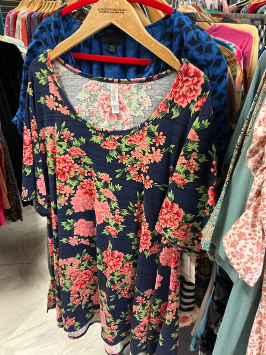 LuLaRoe T-Shirt 3X Navy with Floral Print NWT
