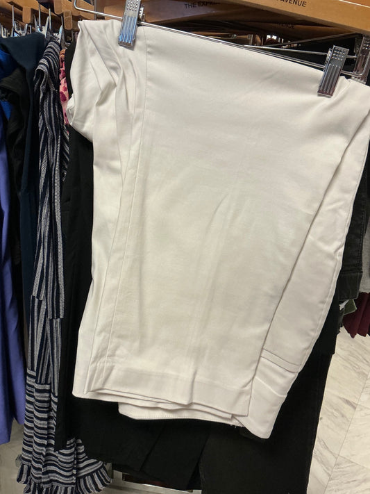 Lane Bryant Stretch Capri 20 White