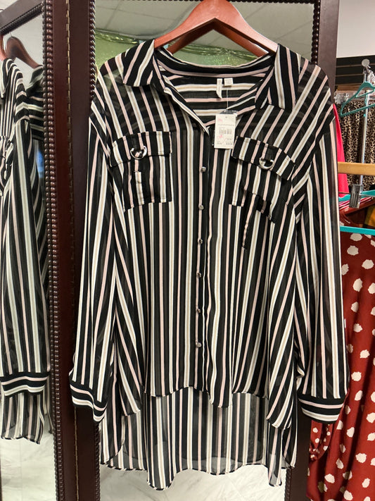 EST. 1946 Shirt 26/28 Black and white NWT