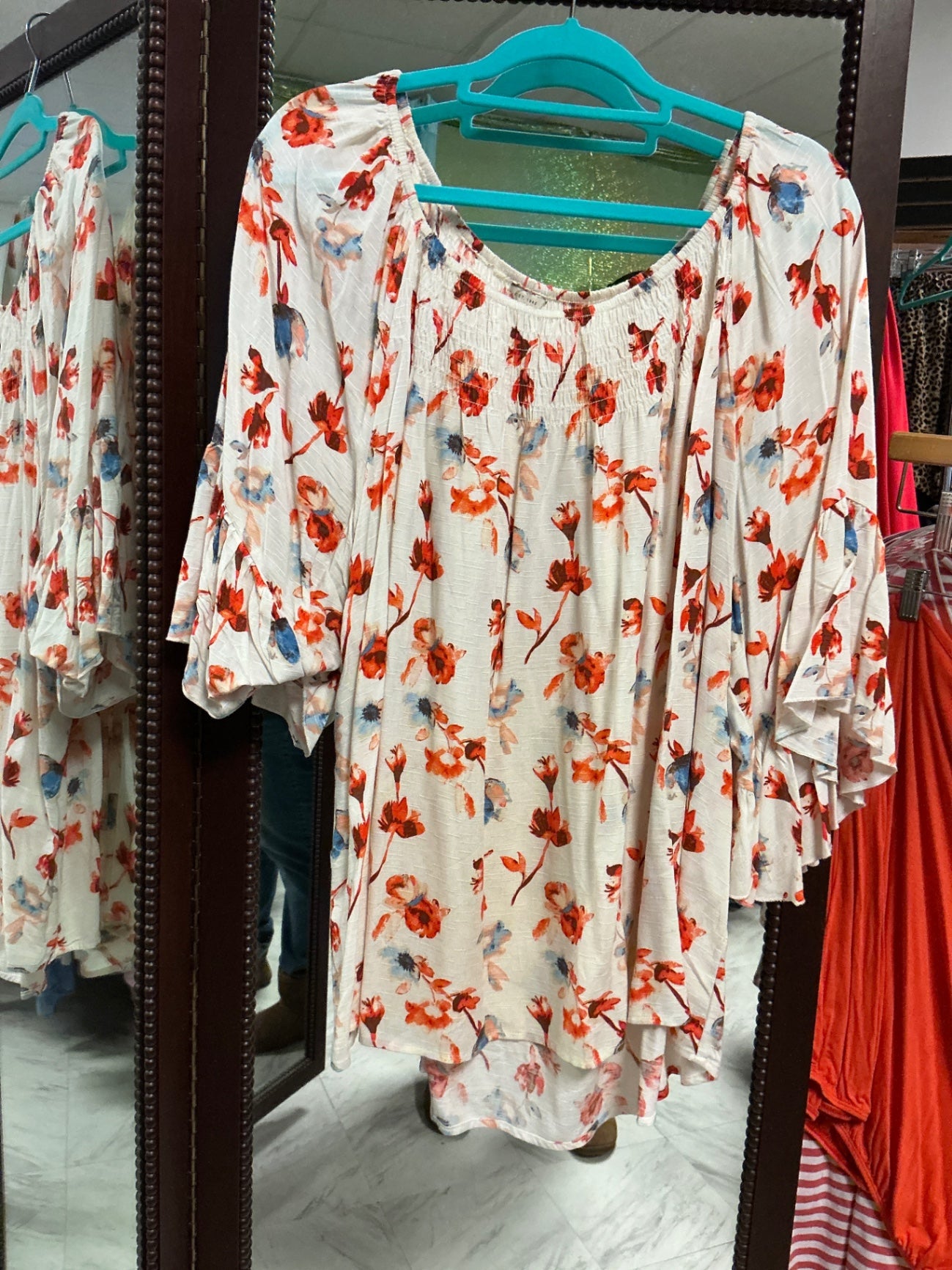EST. 1946 Blouse 22/24 White with red and blue floral pattern