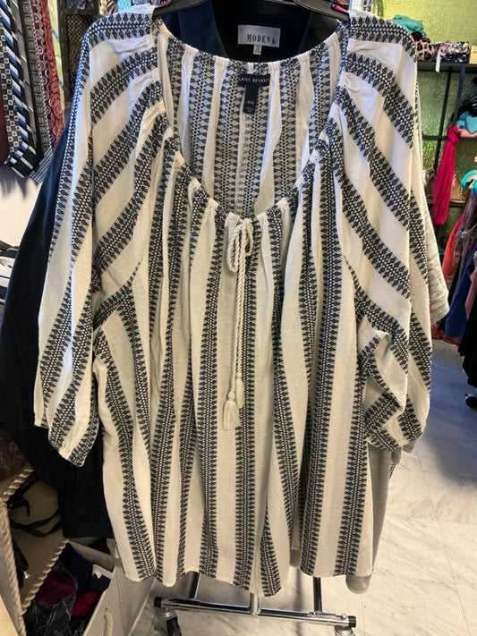 Lane Bryant Tunic 34/36 White and Black