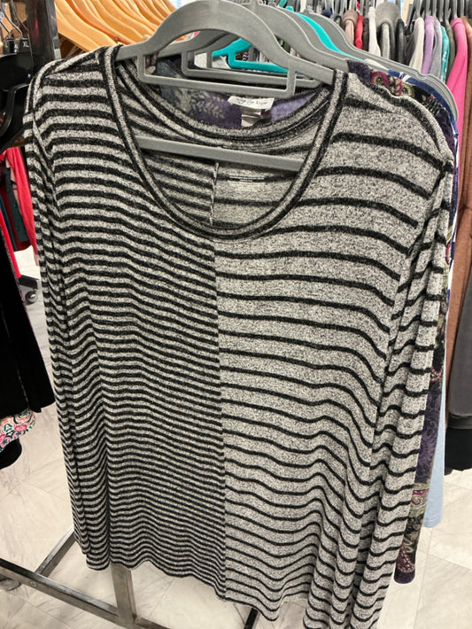 Lane Bryant Sweater 22/24 Black and Grey Striped