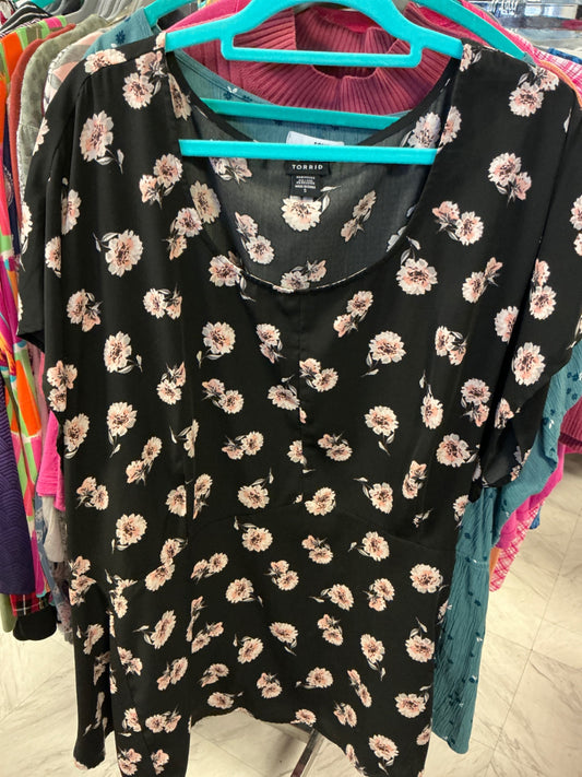 Torrid Blouse 5 Black with floral print