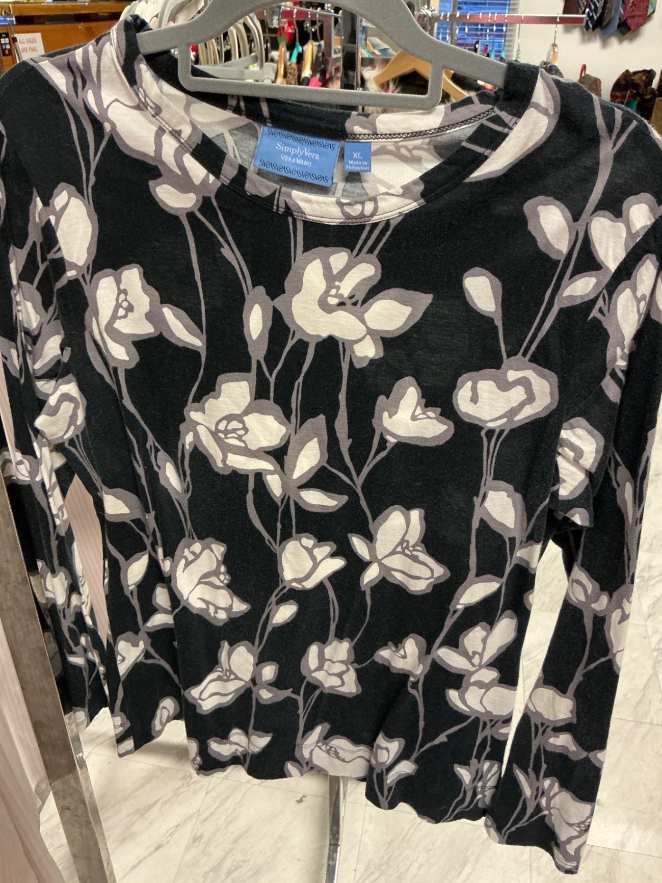 Simply Vera Sweater XL Black with floral pattern