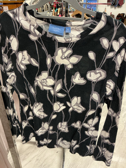 Simply Vera Sweater XL Black with floral pattern