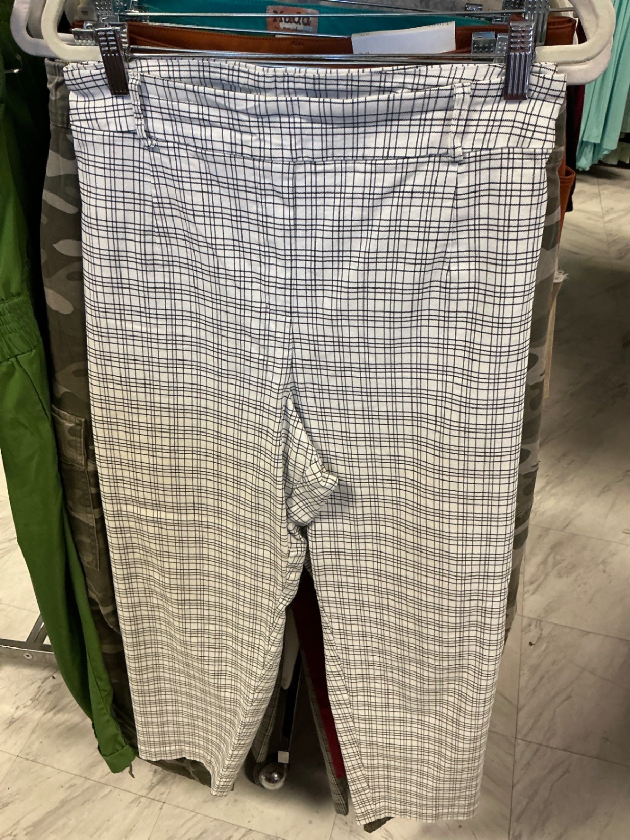 EST. 1946 Pants 22W White with Black Checkered Pattern