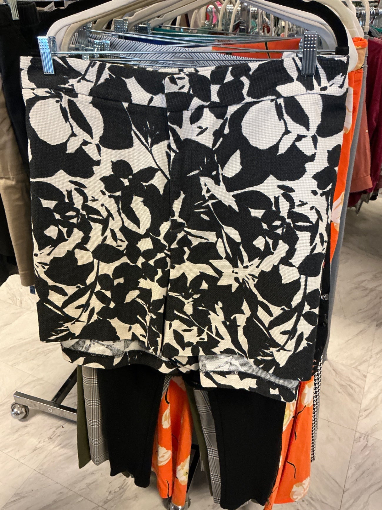 ELOQUII Shorts 28 Black and White