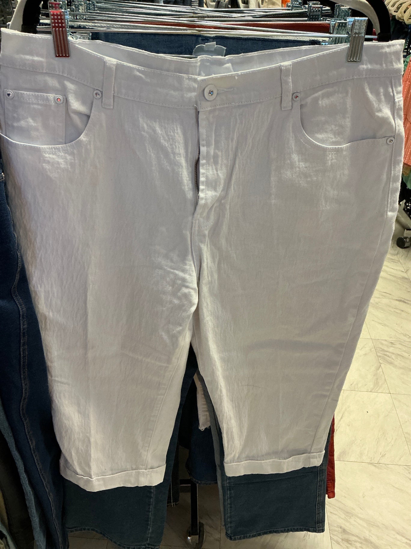 DG2 Capri Pants 16 White