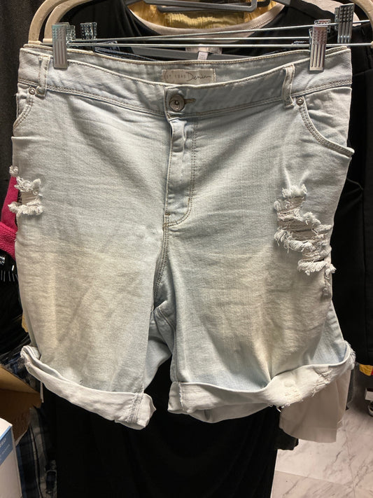 EST. 1946 Shorts 24 Light Blue