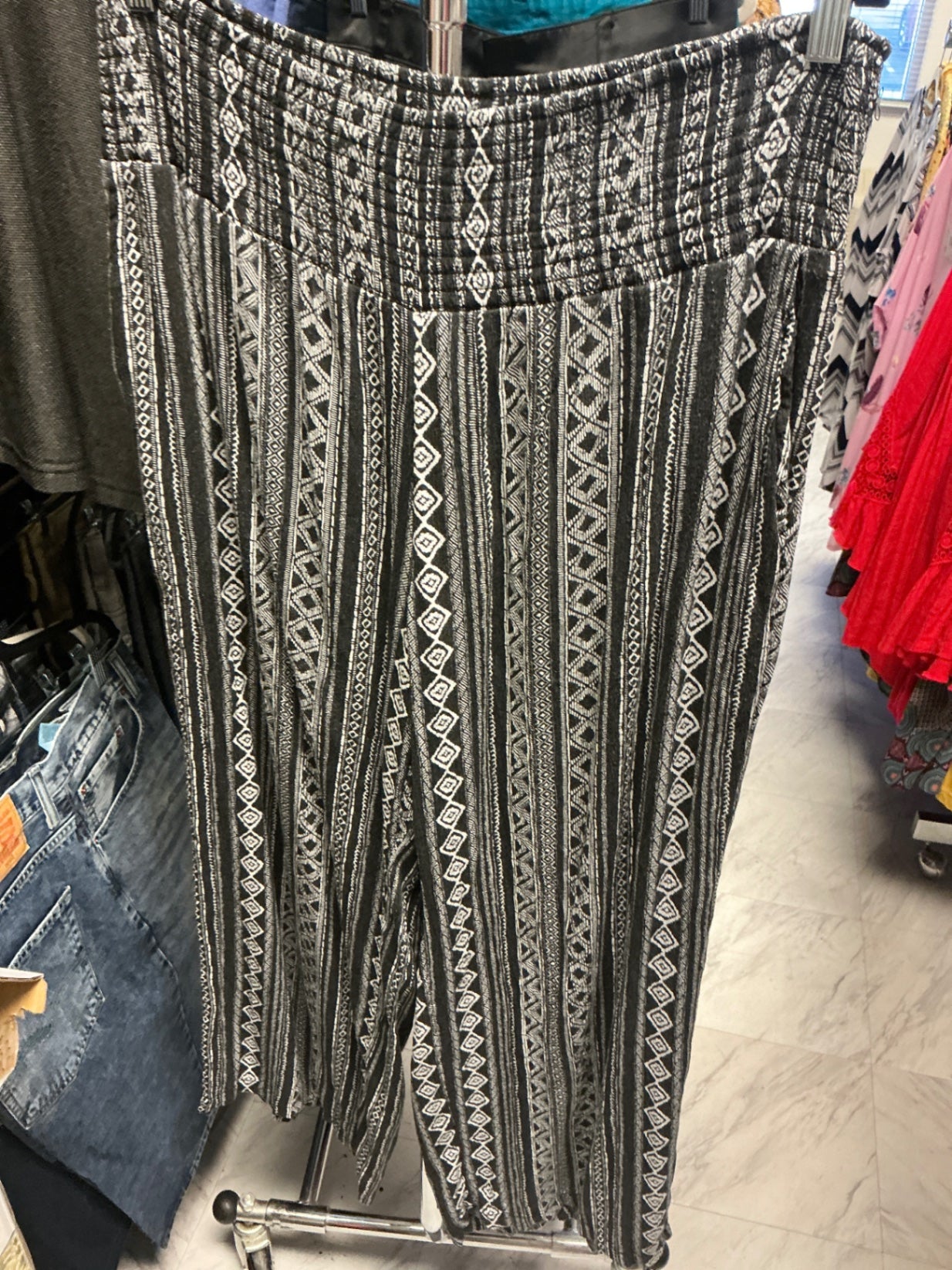 No Boundaries Pants XXXL Black and White