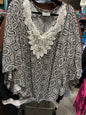 Avenue Blouse 26/28 Black and White
