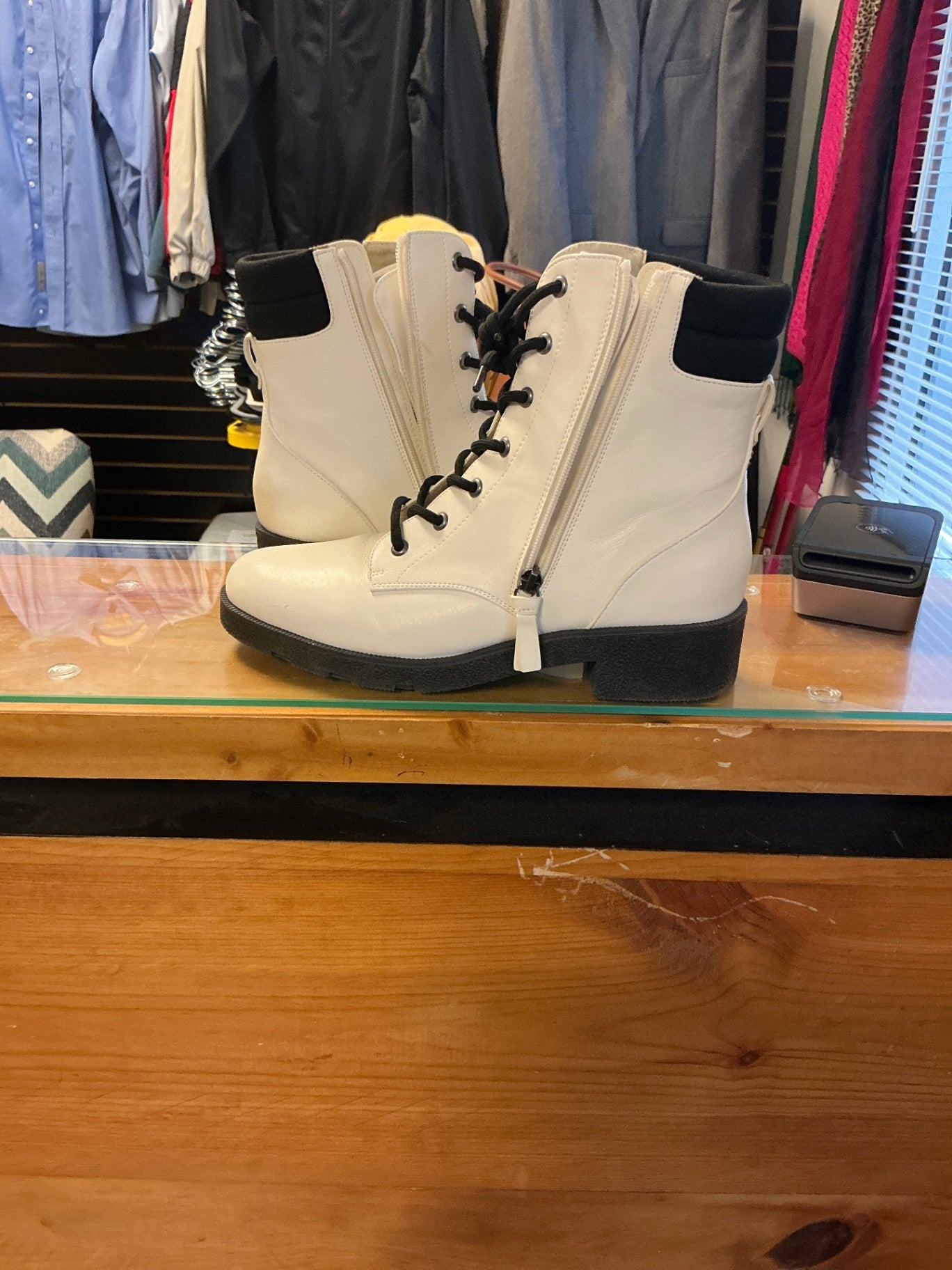Dr.Scholls Boots - White and Black - 11