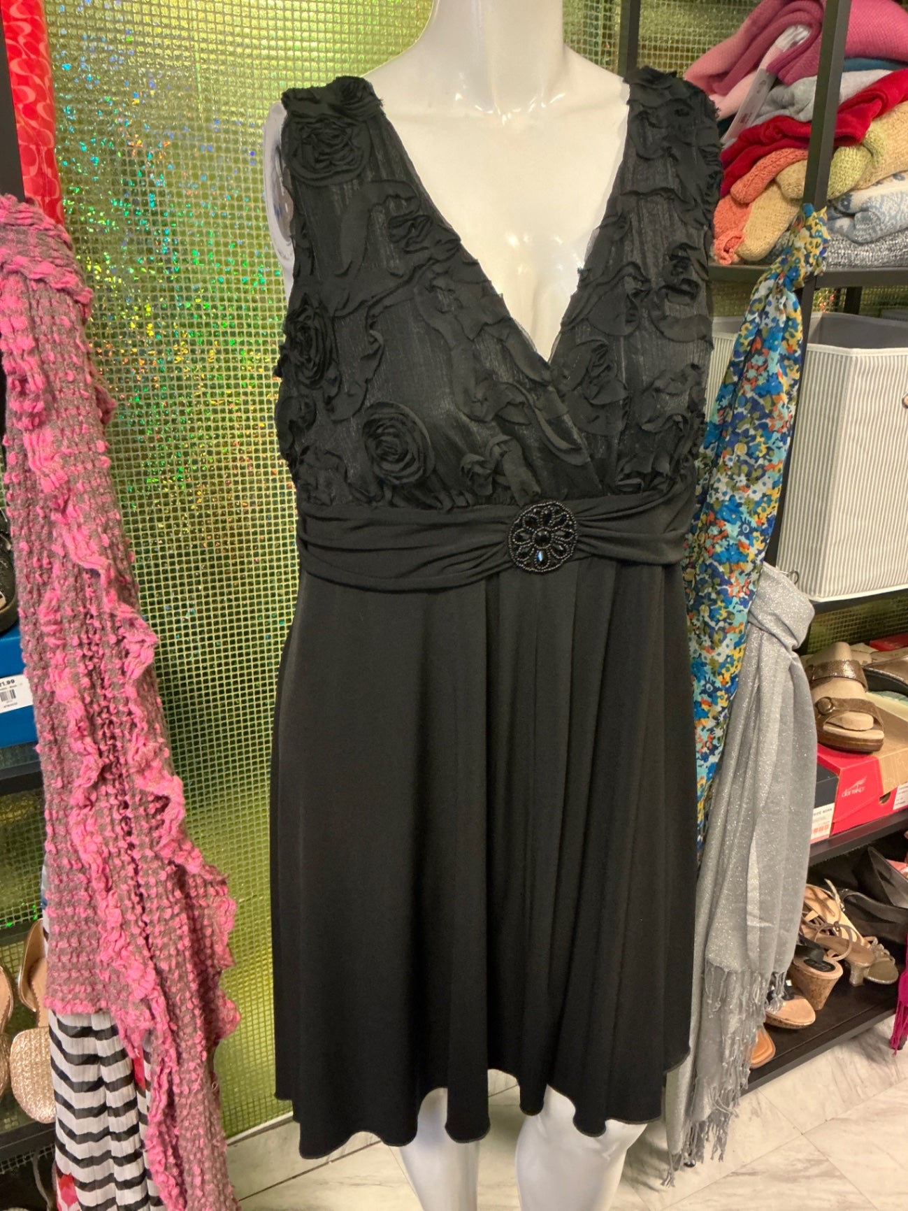 En Focus Dress - Black - 20W
