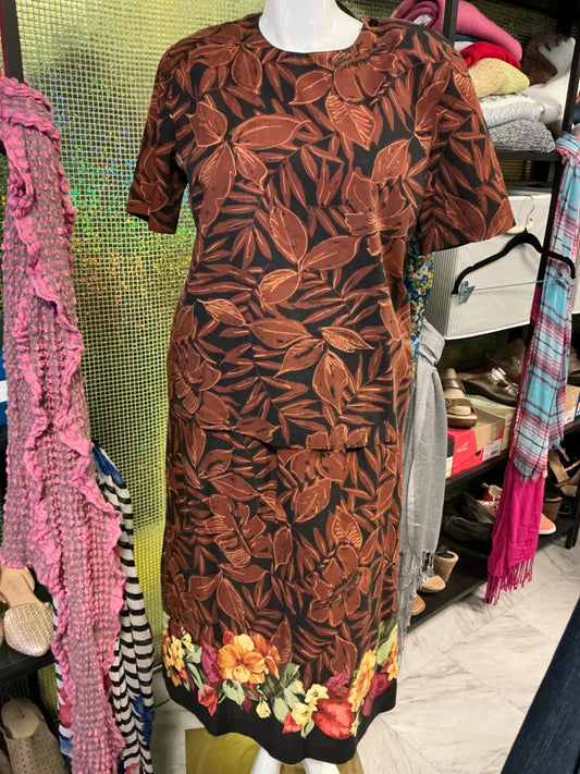 Leslie Fay Skirt and Blouse Set - Black and brown with multicolored floral border at the hem - 16