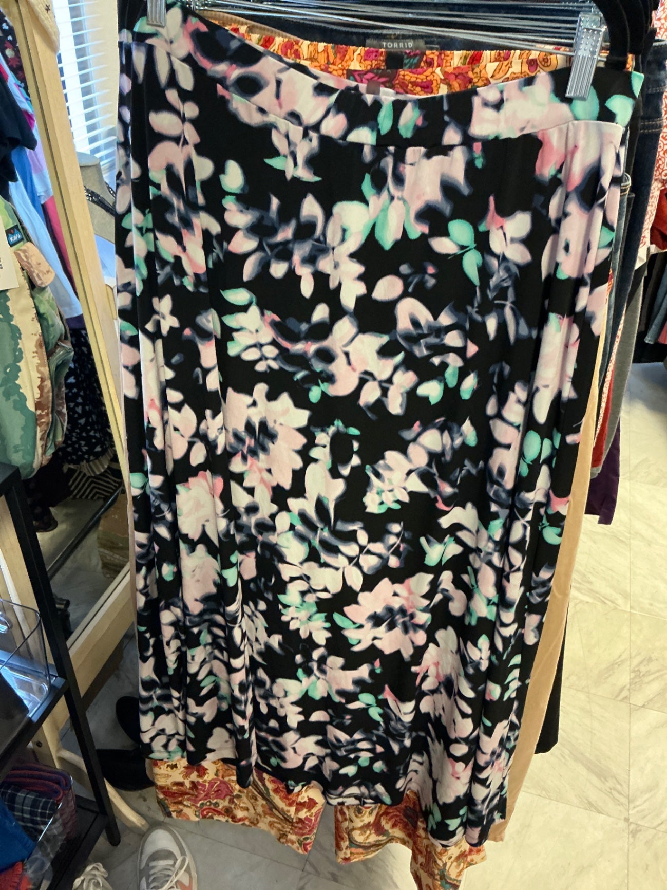Jones Studio Skirt - Black with pastel floral pattern - 2X