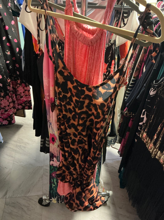 Dress - Leopard print with shades of brown and black -