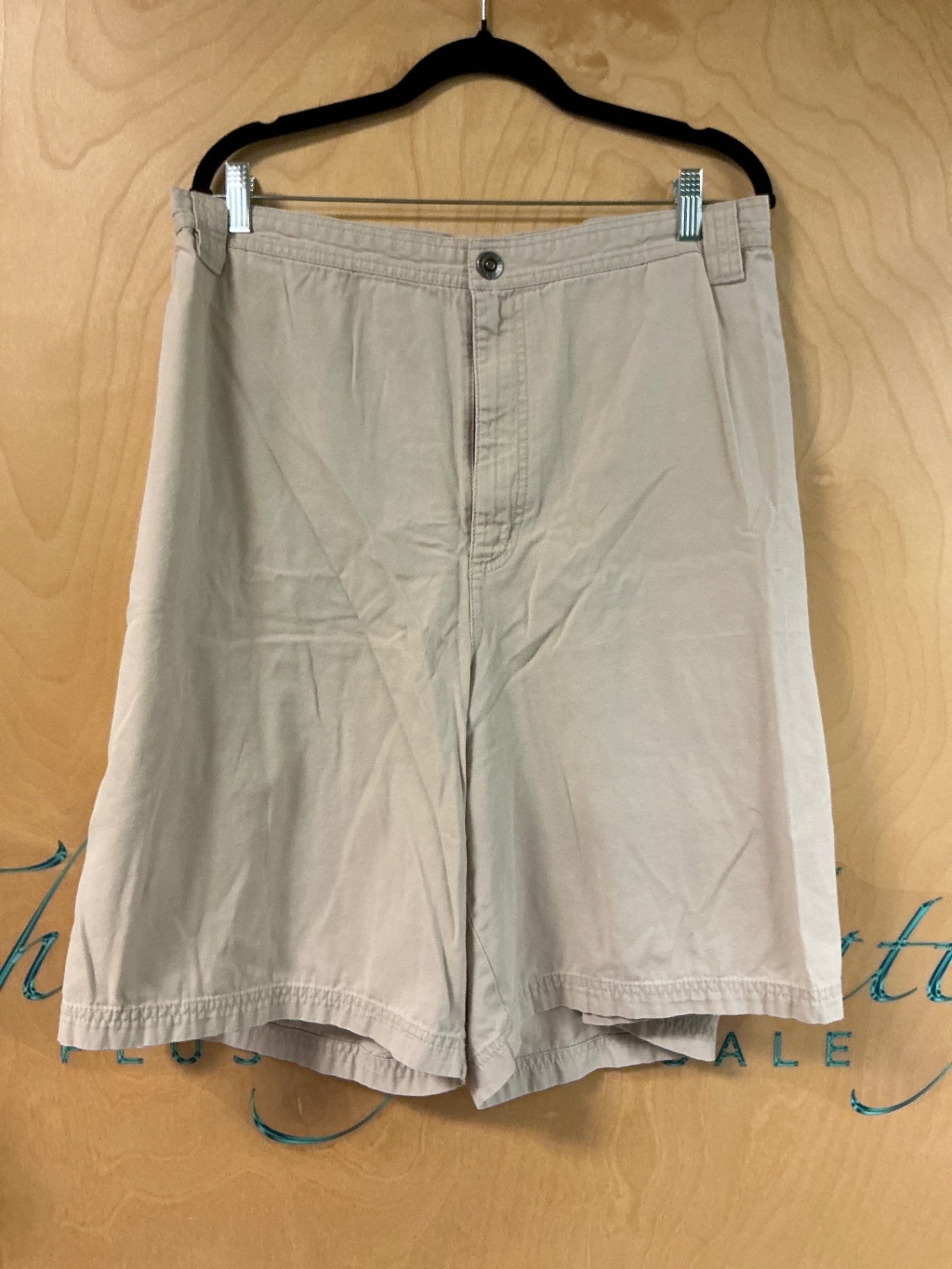 Columbia Cargo Shorts - Beige - 54W