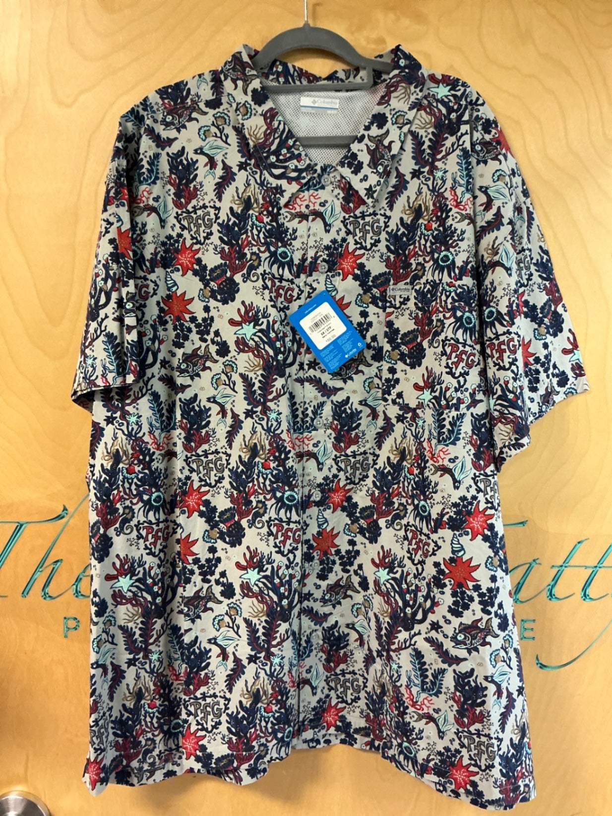 Columbia Short Sleeve Button-Up Shirt - Grey with navy blue, red, and light blue pattern - 5X NWT