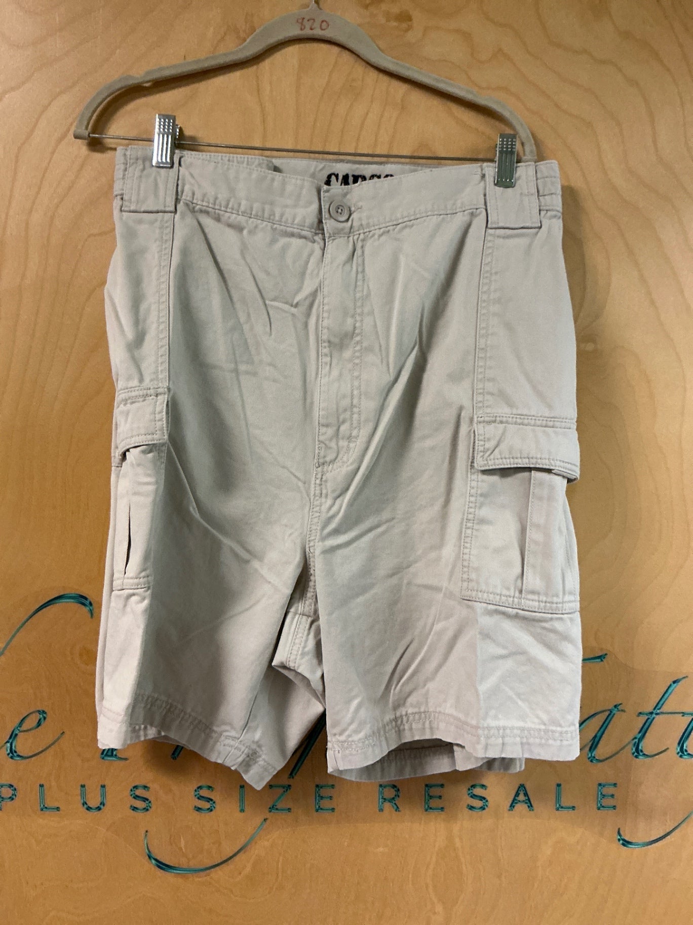 Roundtree & Yorke Cargo Shorts - Beige - 54W