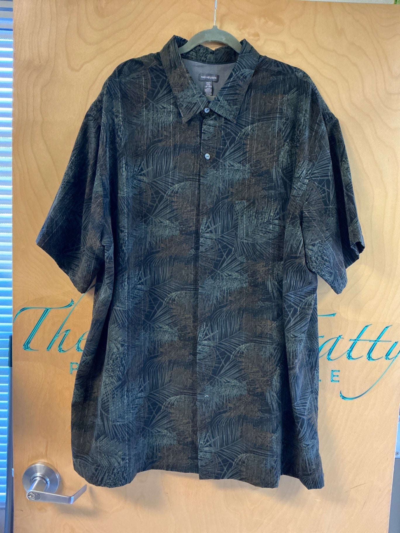 VAN HEUSEN Short Sleeve Button-Up Shirt - Black with a palm leaf pattern in shades of gold and dark green - 3XLT
