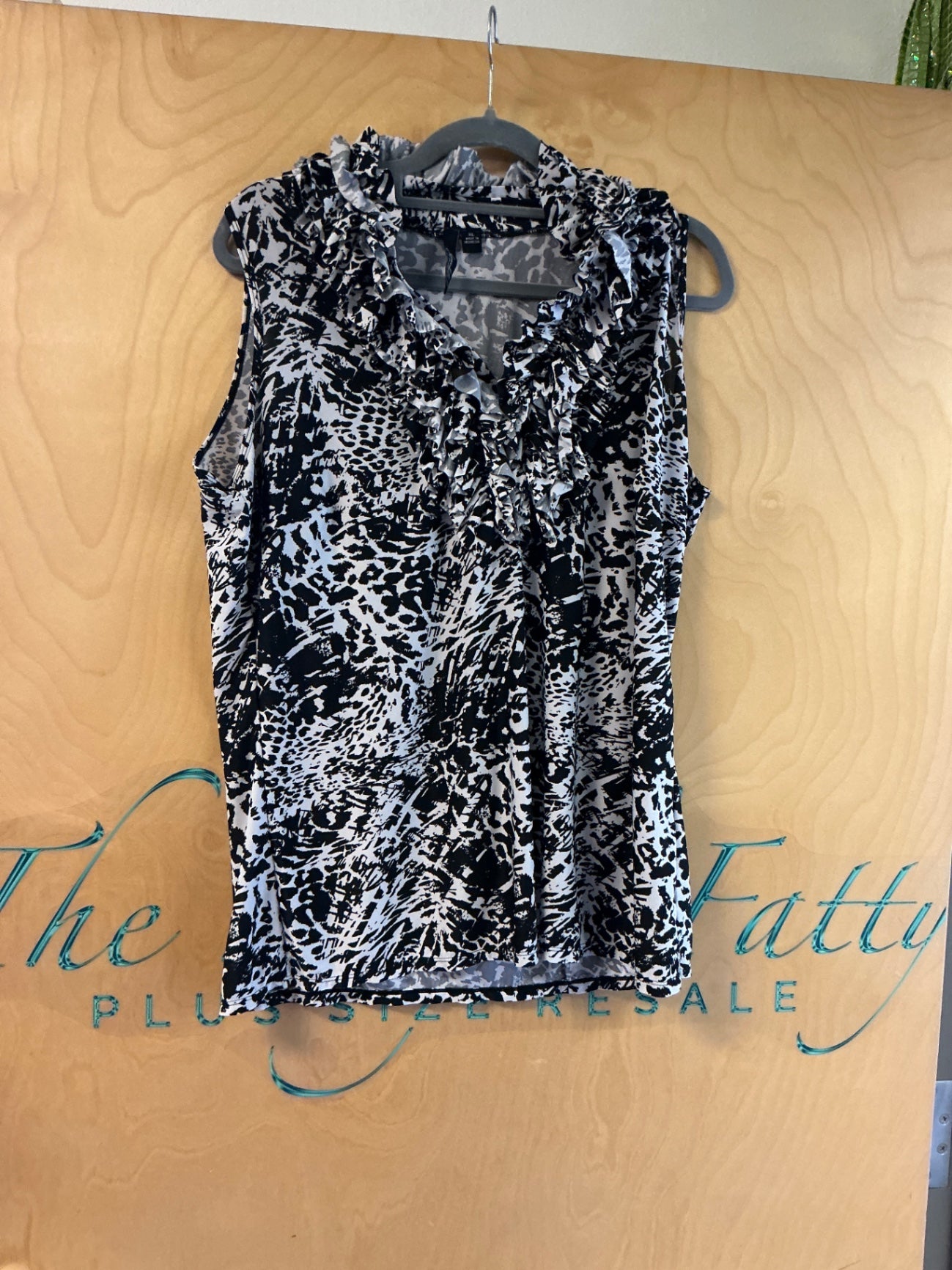 Essentials by Milano Sleeveless Blouse - Black and White - XL