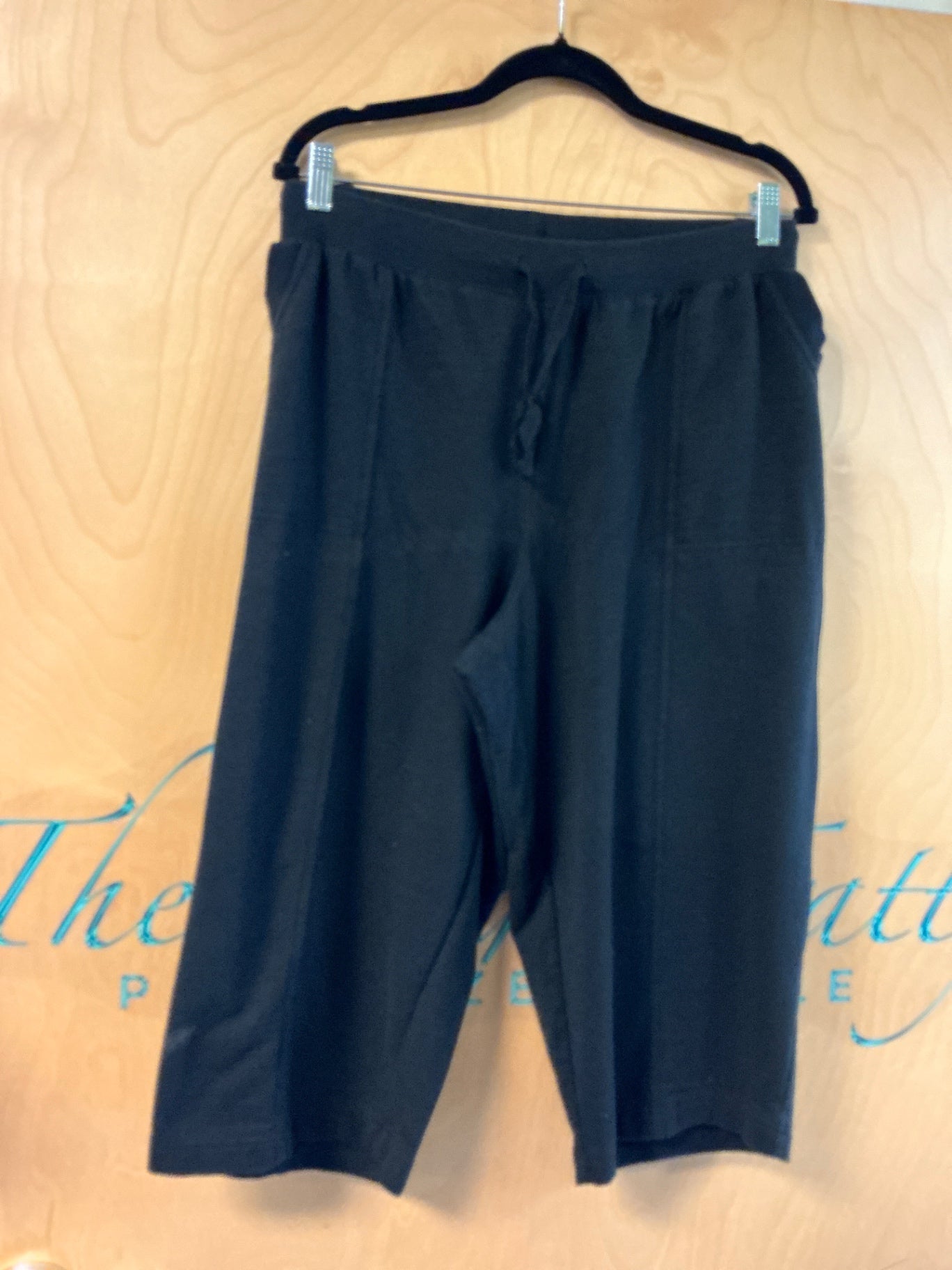 Lounge Capris - Black - 2X