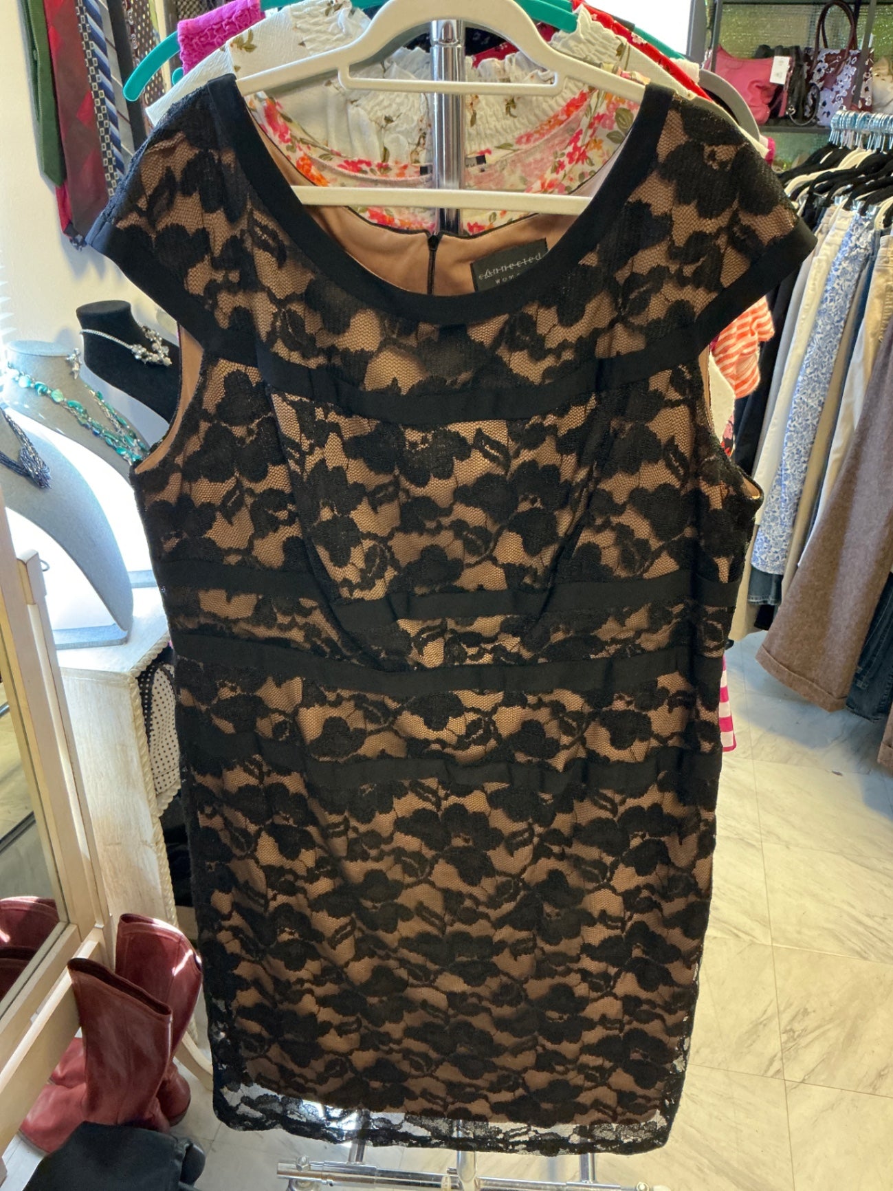 Connected Woman Sleeveless Blouse - Beige and Black - 20W