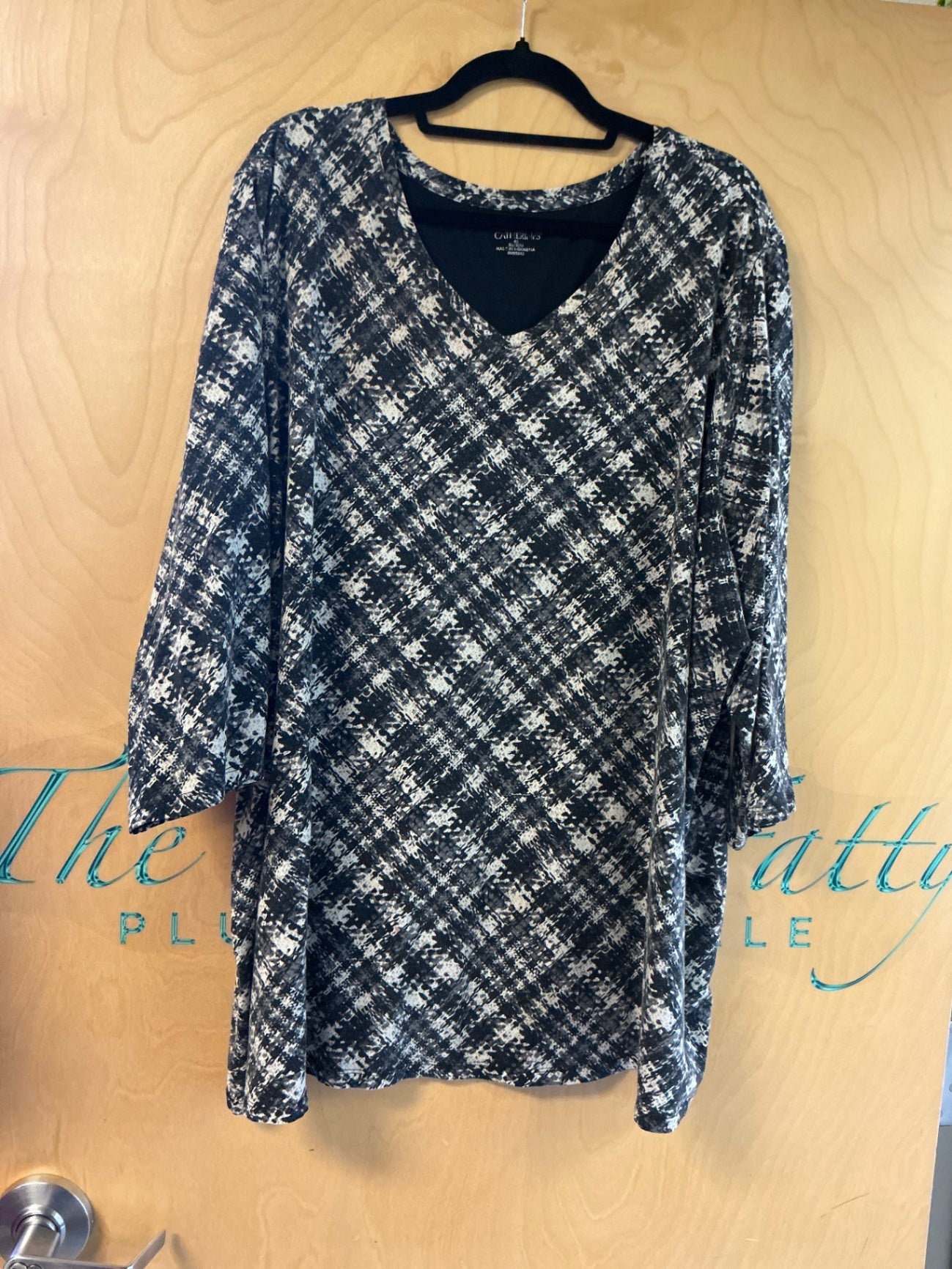 Catherine’s Blouse - Black and white - 4X