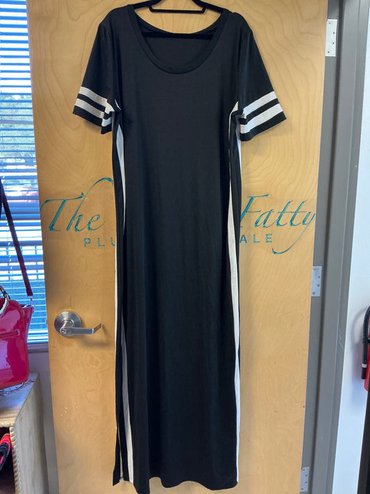 Dress - Black with white accents - 3XL