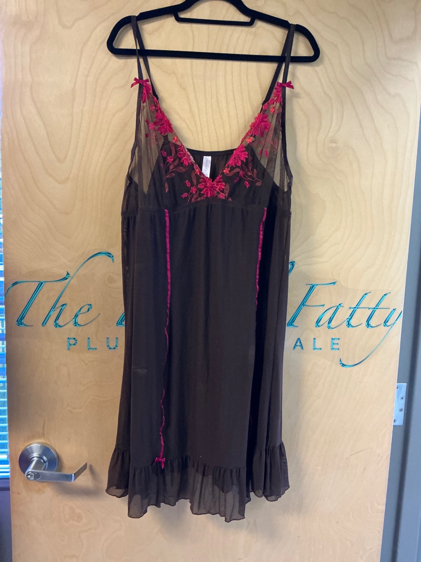 Cacique Nightgown - Black with pink embroidery - 26/28