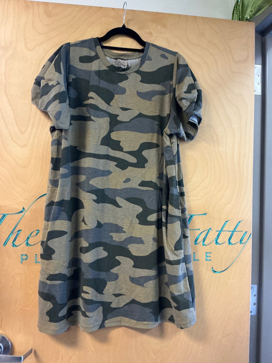 Como Vintage Dress - Green and black camouflage pattern - 3X