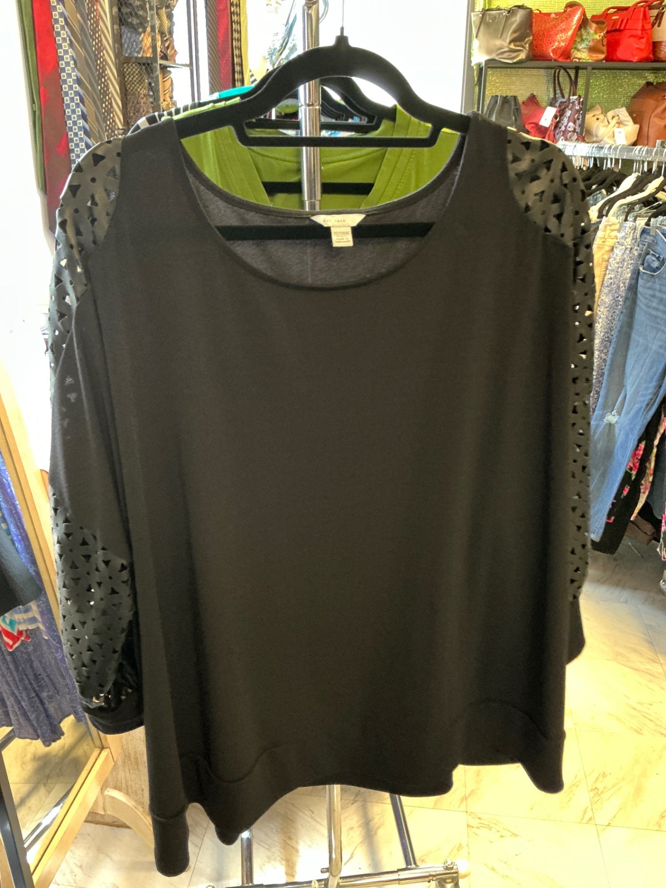 EST. 1946 Long Sleeve T-Shirt - Black - 22/24